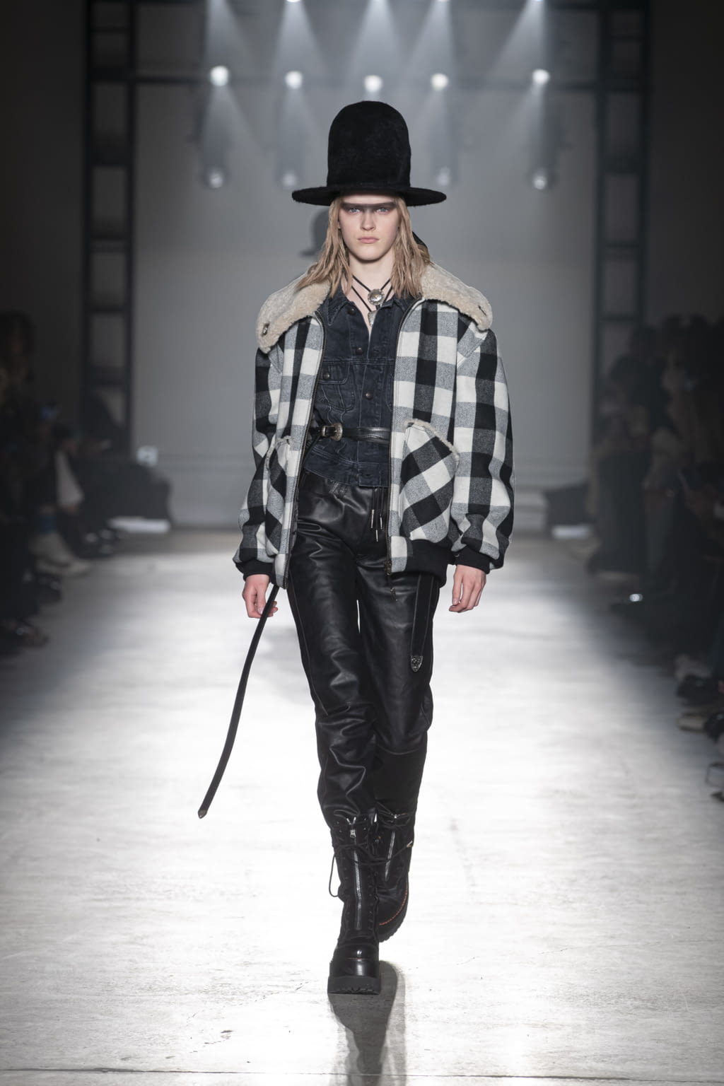 Fashion Week New York Fall/Winter 2020 look 25 from the R13 collection 女装