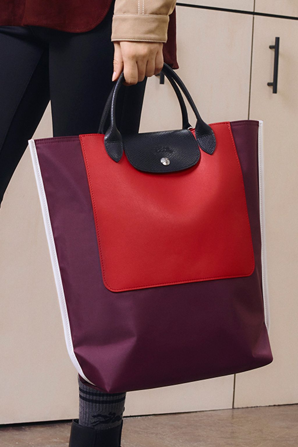 Fashion Week Paris Fall/Winter 2024 look 25 from the Longchamp collection 女装配饰