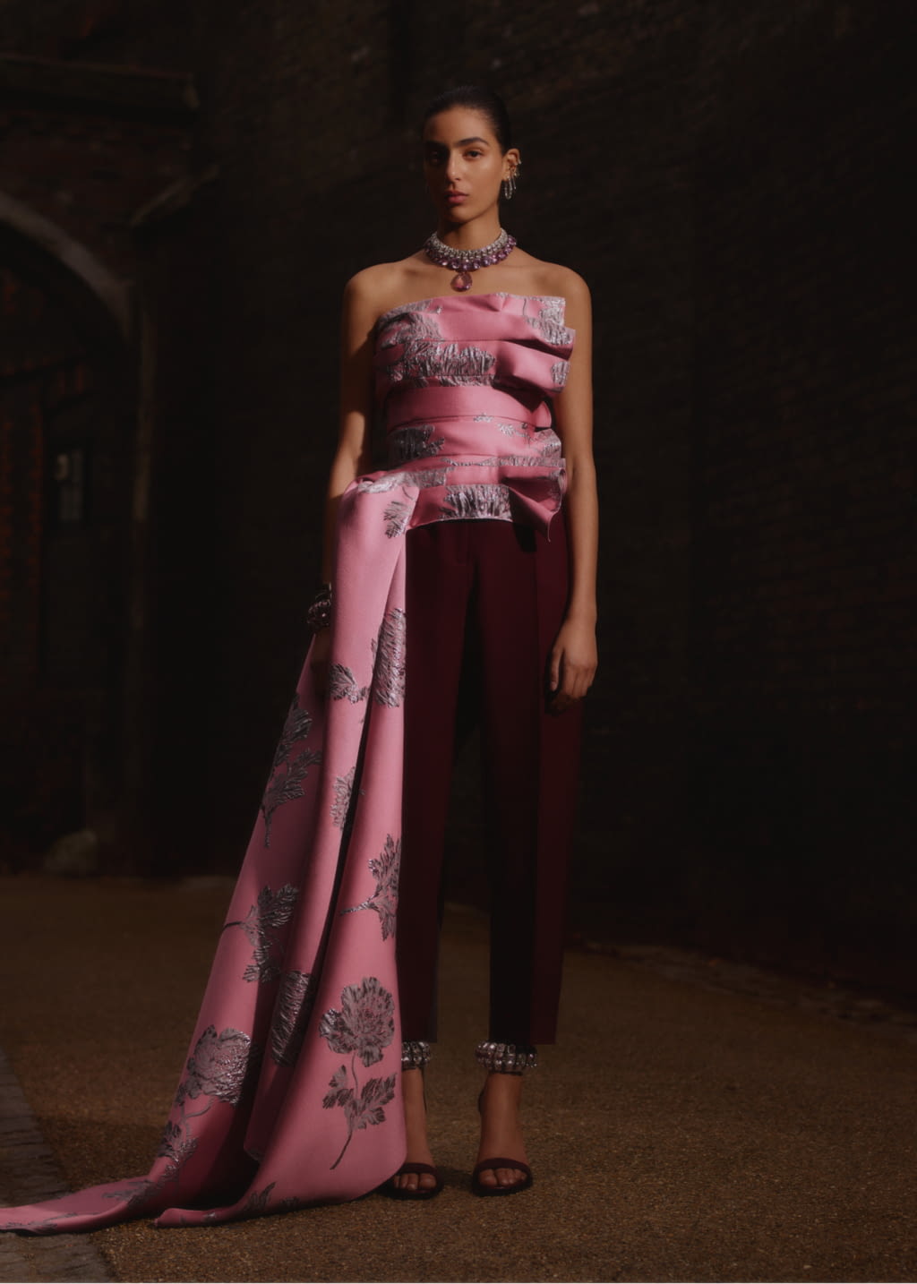 Fashion Week London Pre-Fall 2019 look 25 from the Alexander McQueen collection womenswear