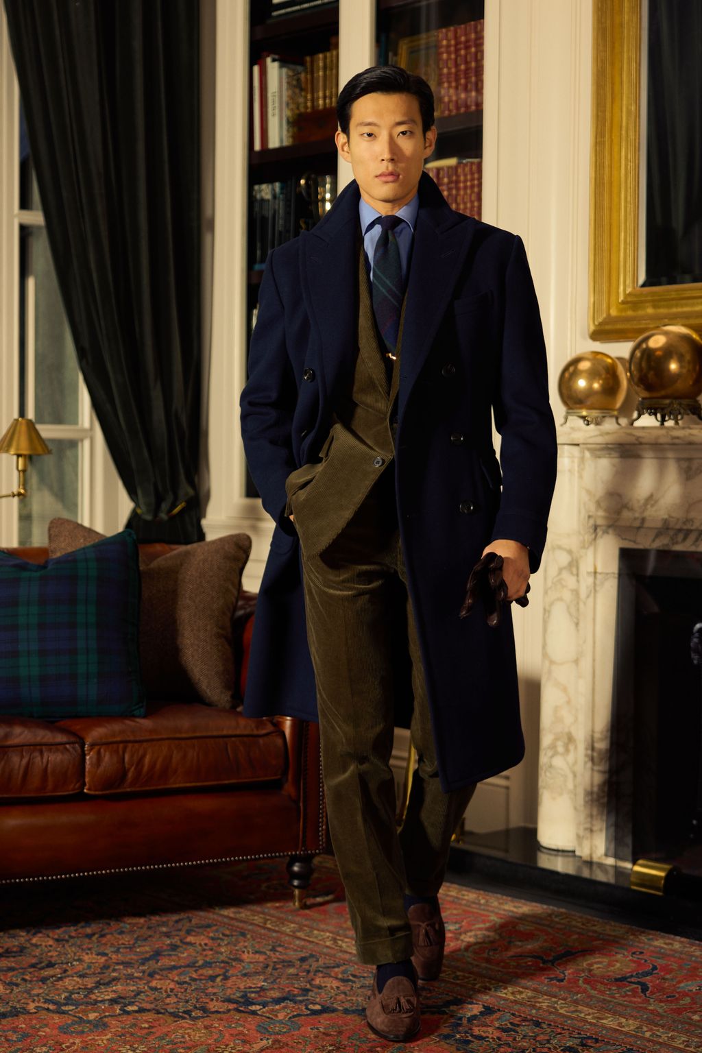 Fashion Week New York Fall/Winter 2024 look 25 from the Ralph Lauren Purple Label collection menswear