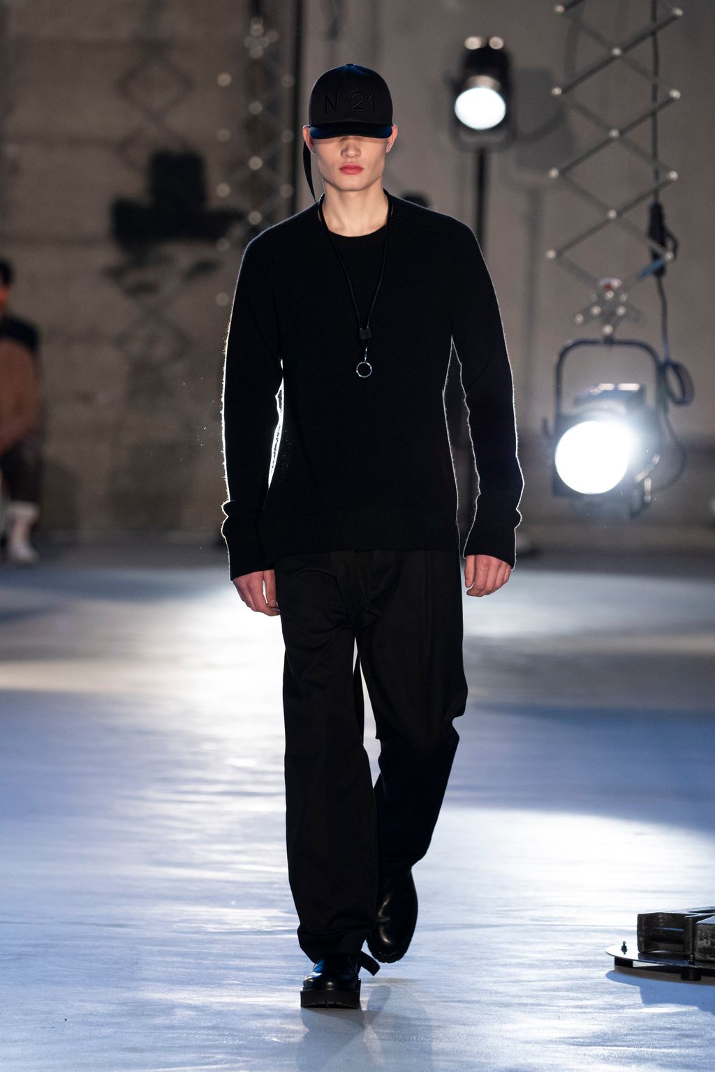 Fashion Week Milan Fall/Winter 2020 look 25 de la collection N°21 menswear