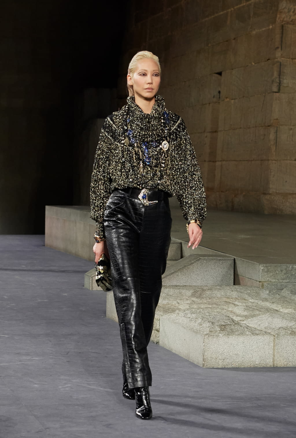 Fashion Week New York Pre-Fall 2019 look 25 from the Chanel collection 女装