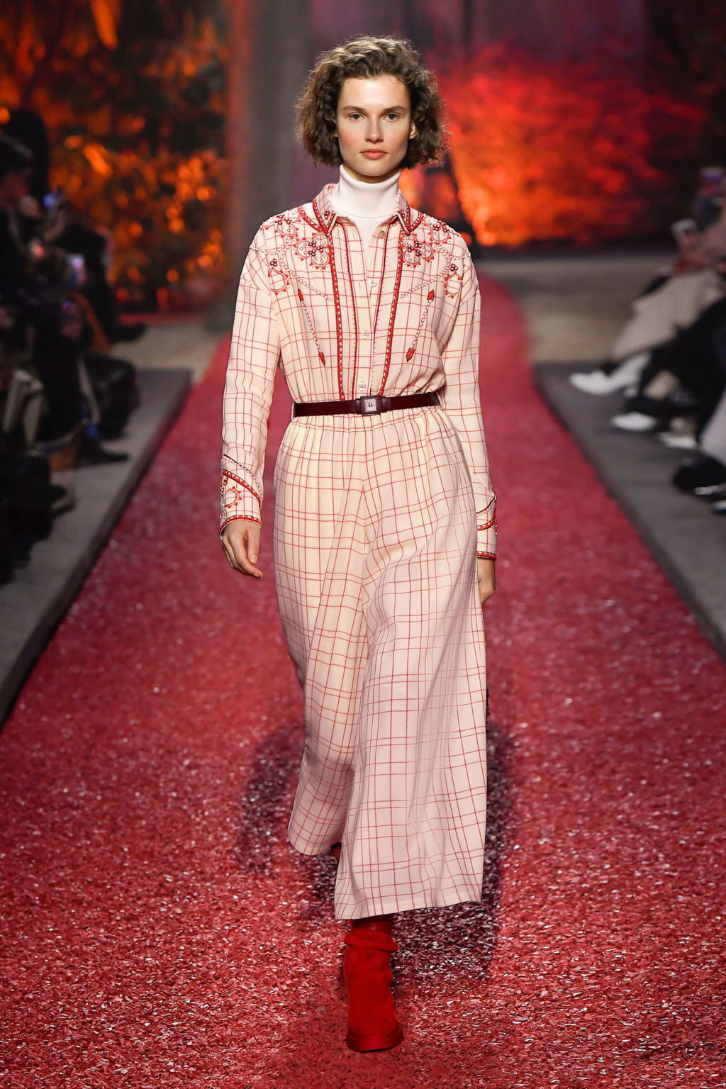 Fashion Week Paris Fall/Winter 2018 look 25 from the Hermès collection 女装
