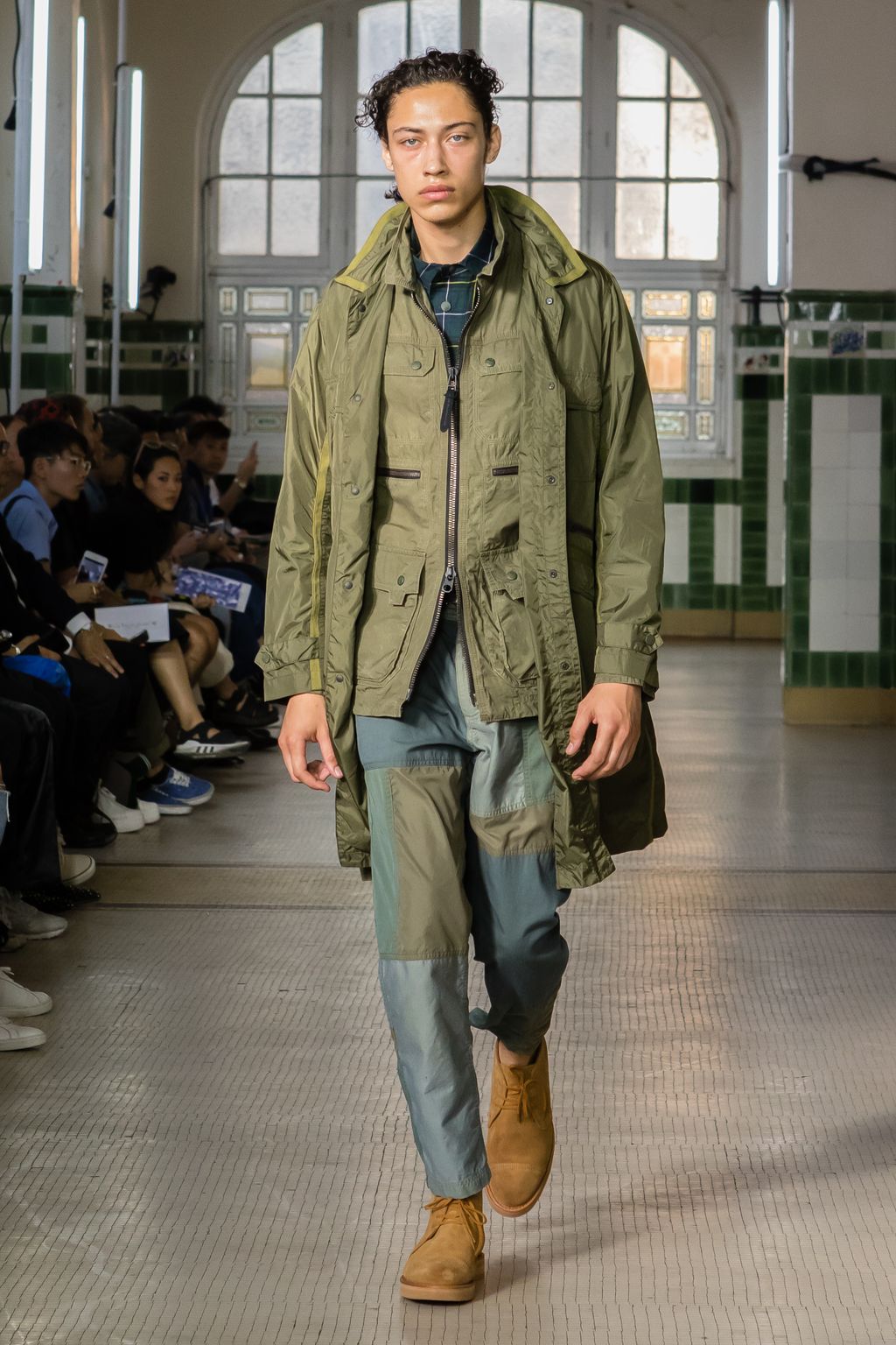 Fashion Week Paris Spring/Summer 2018 look 25 from the White Mountaineering collection 男装