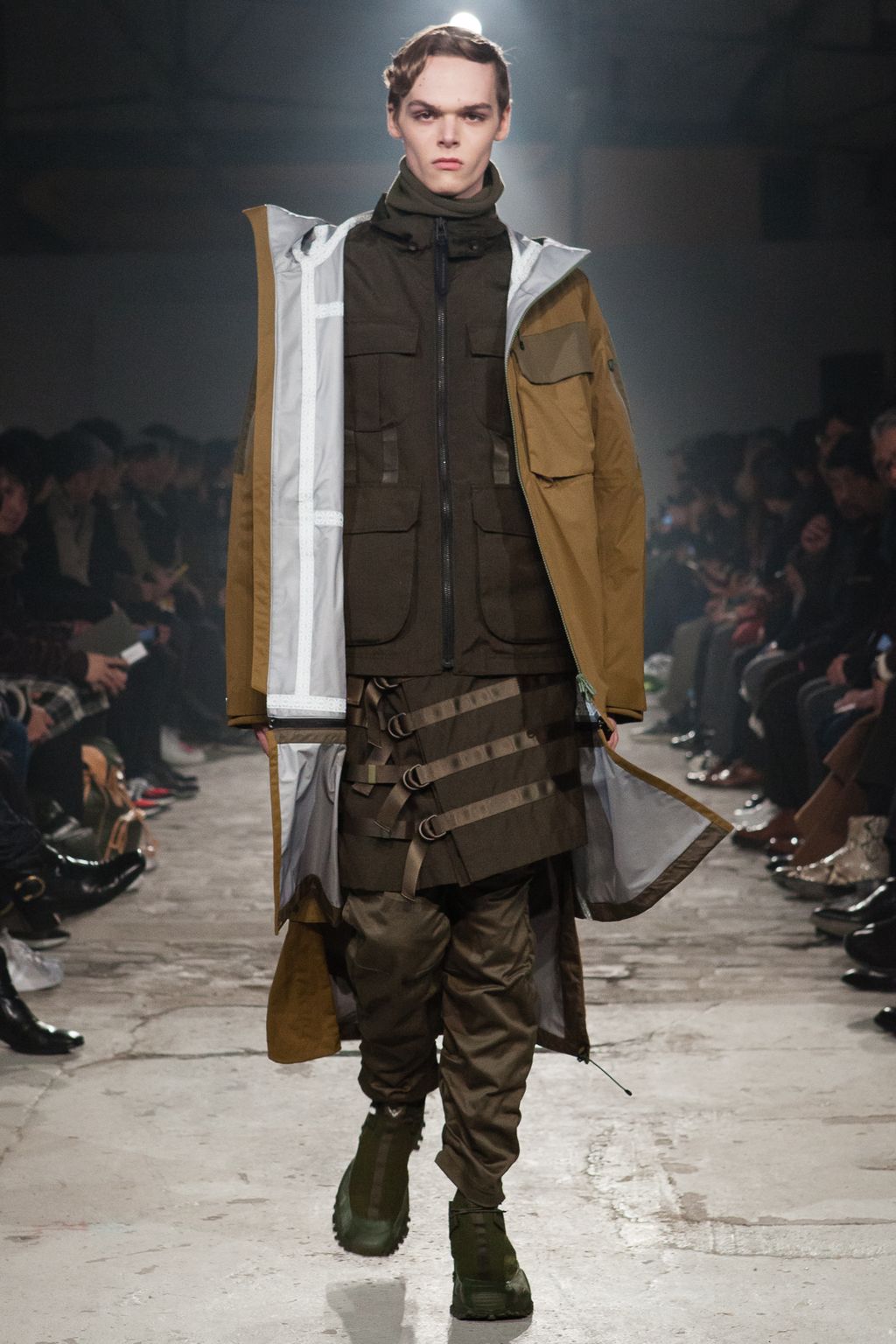 Fashion Week Paris Fall/Winter 2017 look 25 from the White Mountaineering collection menswear
