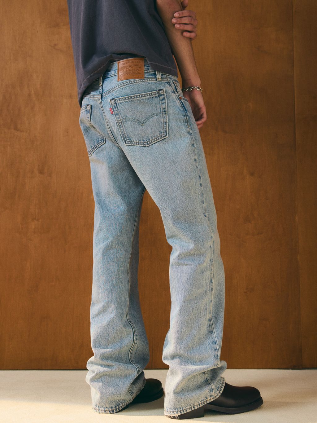 Fashion Week Paris Fall/Winter 2025 look 36 from the Levi’s® collection 女装