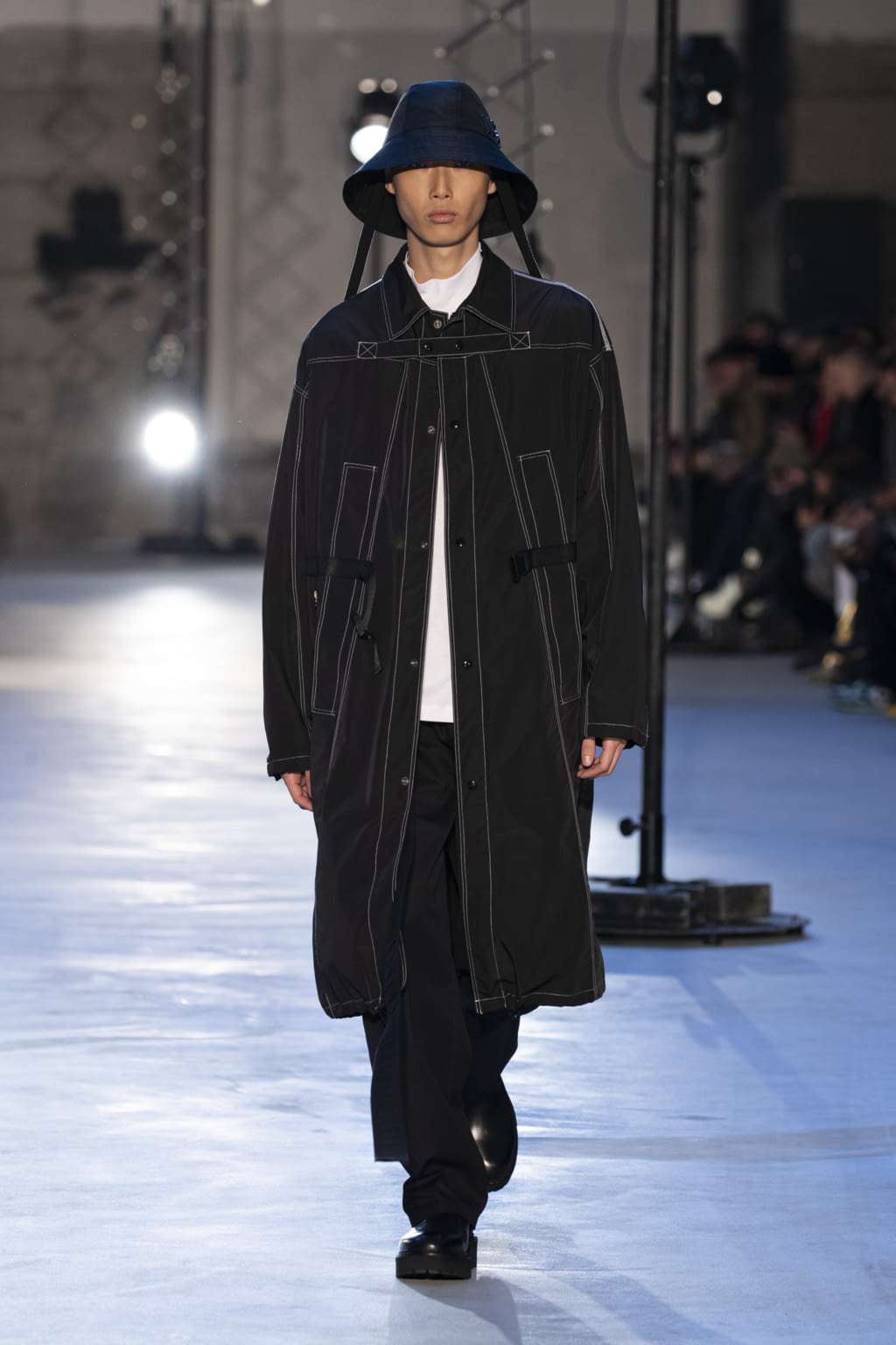 Fashion Week Milan Fall/Winter 2020 look 26 de la collection N°21 menswear