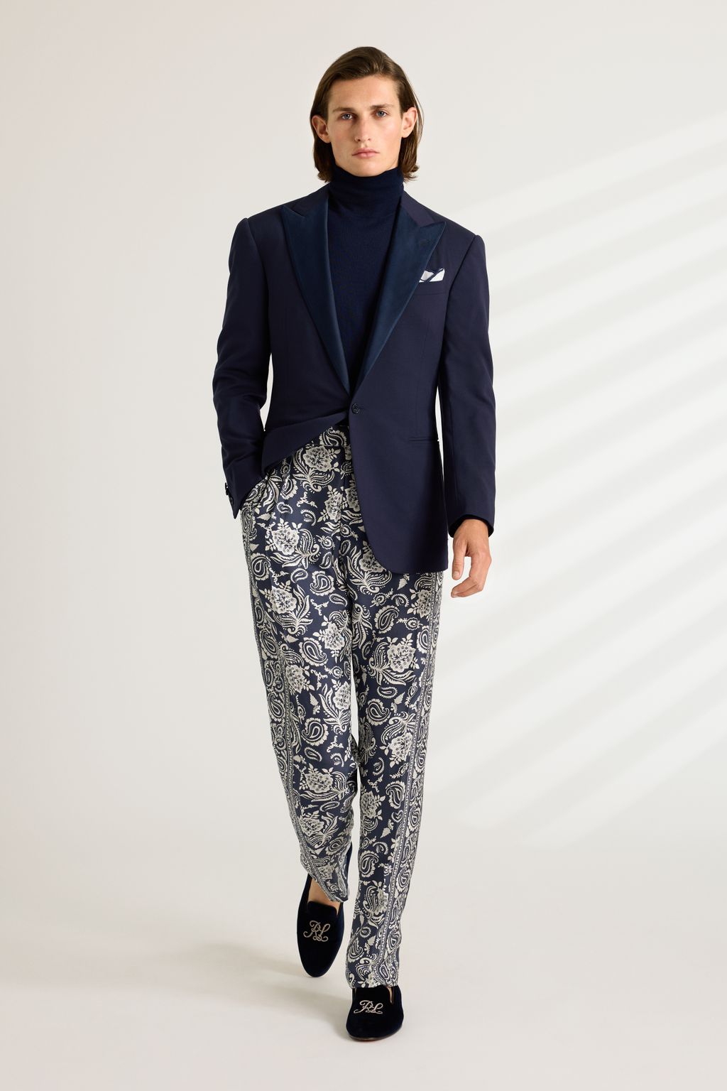 Fashion Week New York Spring-Summer 2025 look 26 from the Ralph Lauren Purple Label collection menswear
