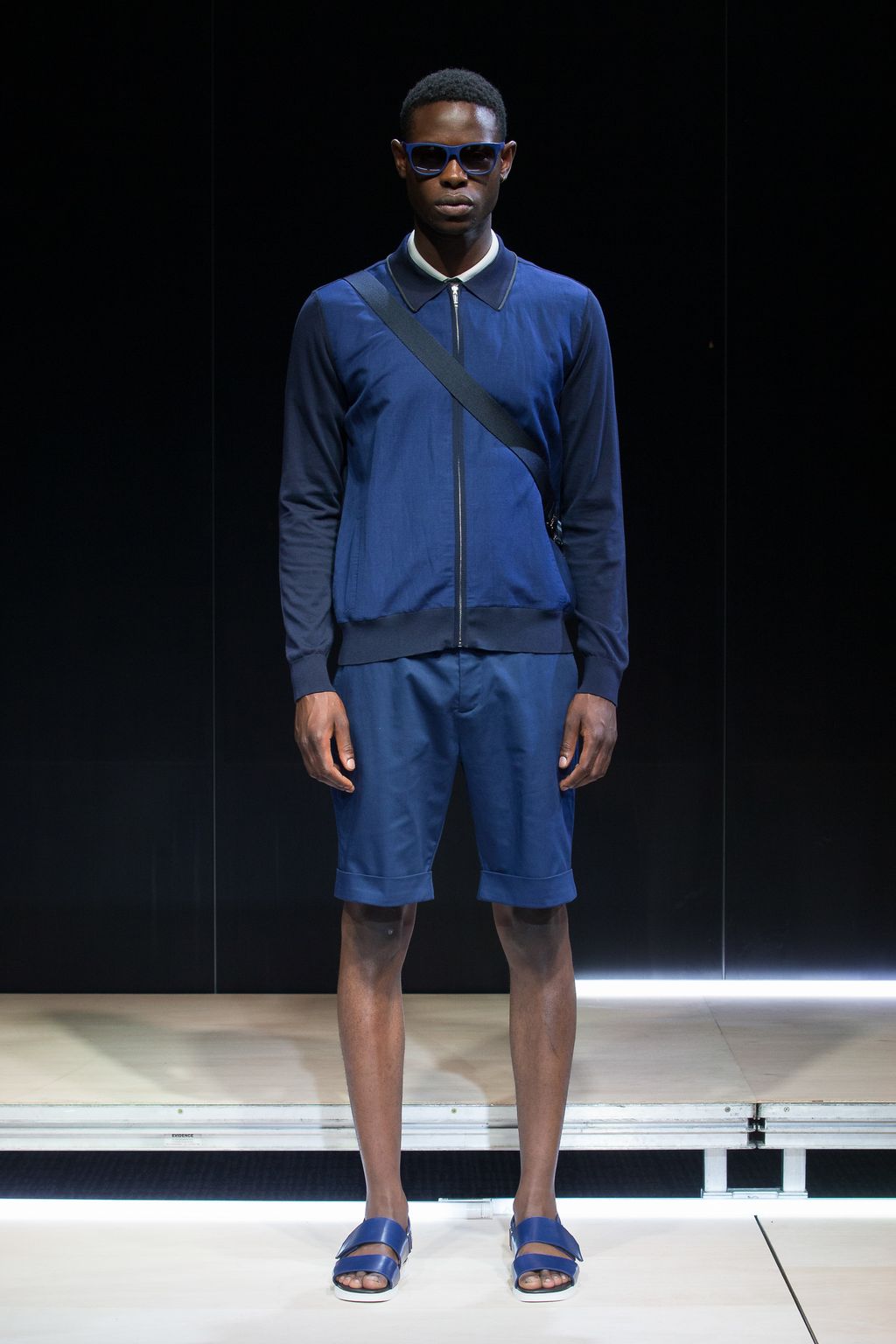 Fashion Week Paris Spring/Summer 2017 look 26 from the Cerruti 1881 collection 男装