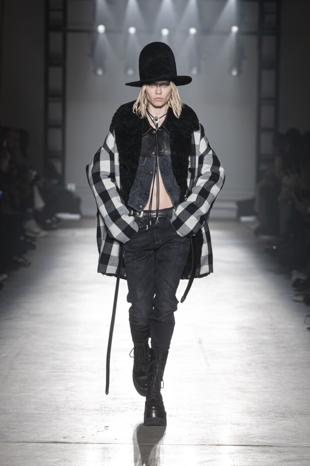 Fashion Week New York Fall/Winter 2020 look 26 de la collection R13 womenswear