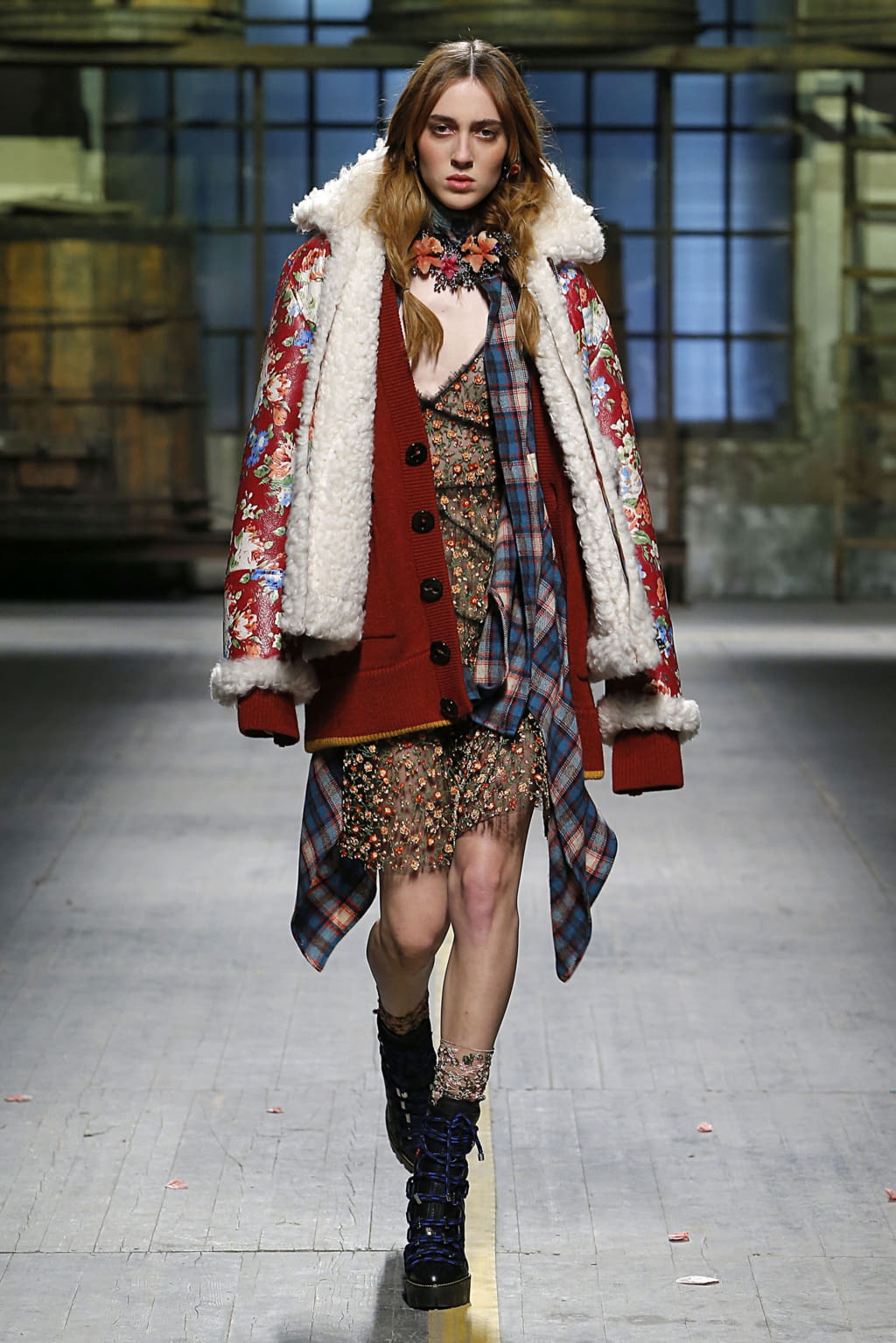 Fashion Week Milan Fall/Winter 2017 look 26 from the Dsquared2 collection womenswear
