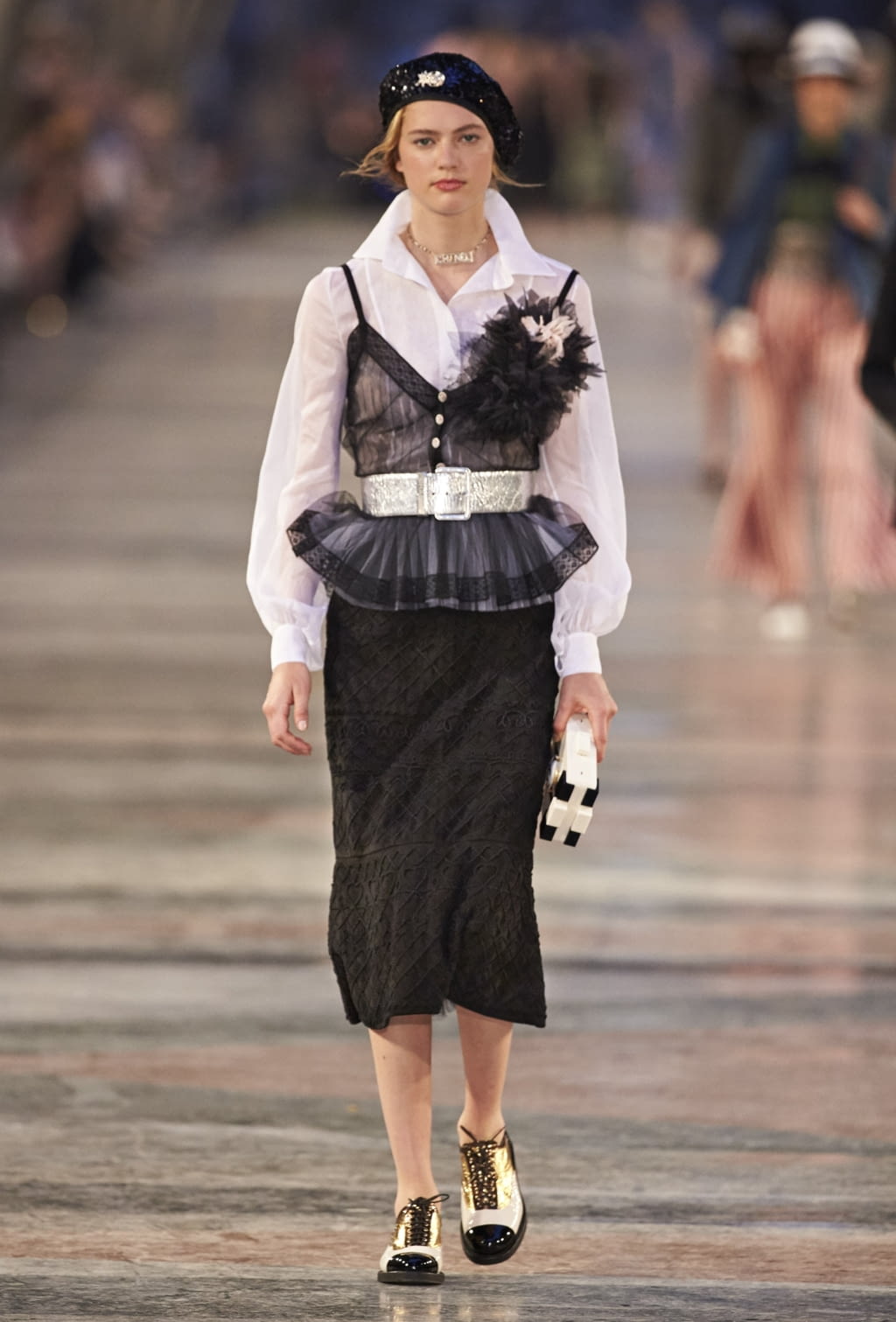 Fashion Week Paris Resort 2017 look 26 from the Chanel collection womenswear