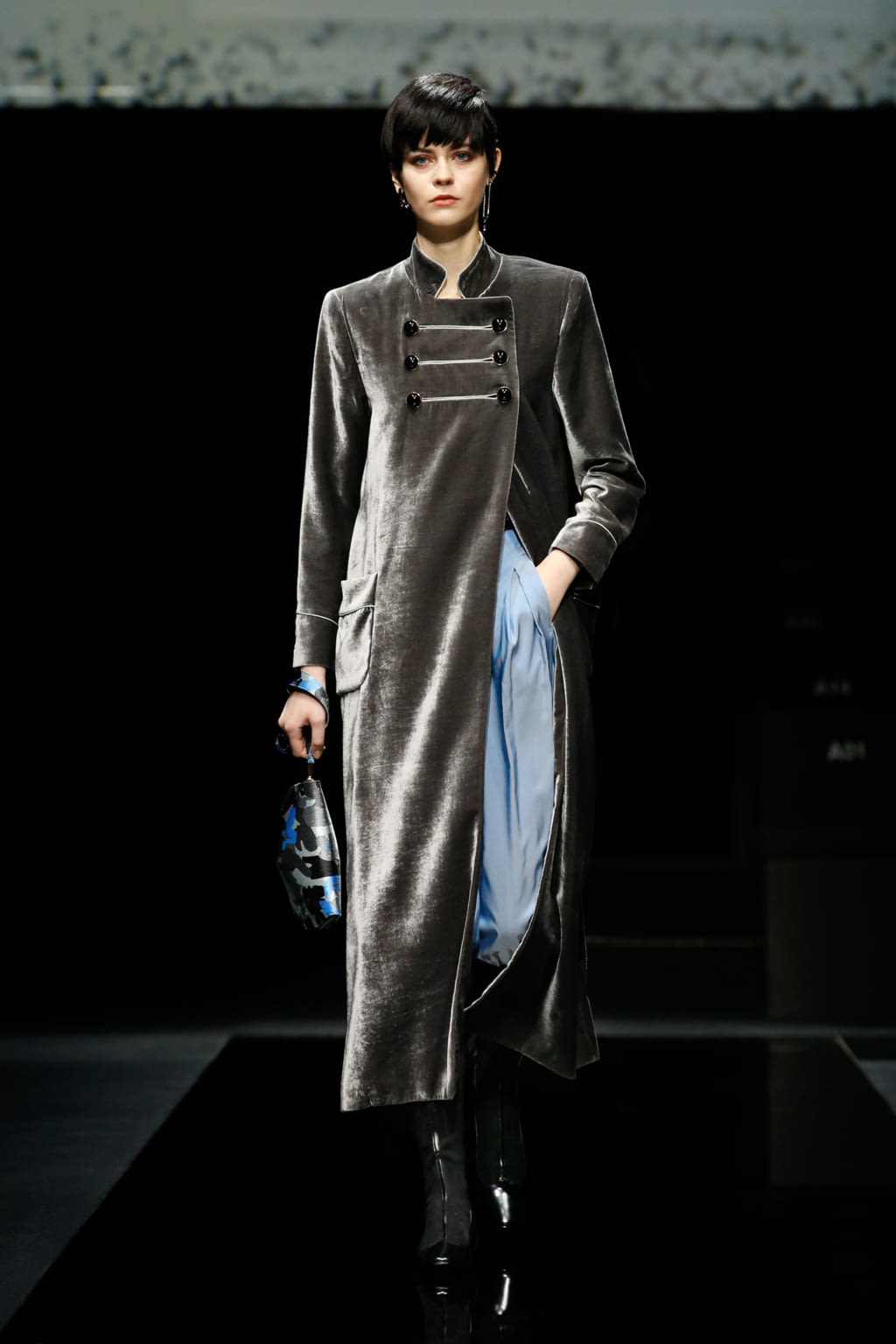 Fashion Week Milan Fall/Winter 2020 look 26 from the Giorgio Armani collection 女装
