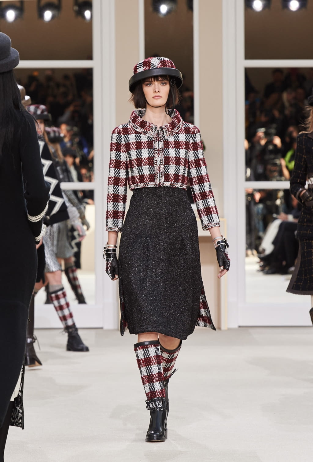 Fashion Week Paris Fall/Winter 2016 look 26 de la collection Chanel womenswear