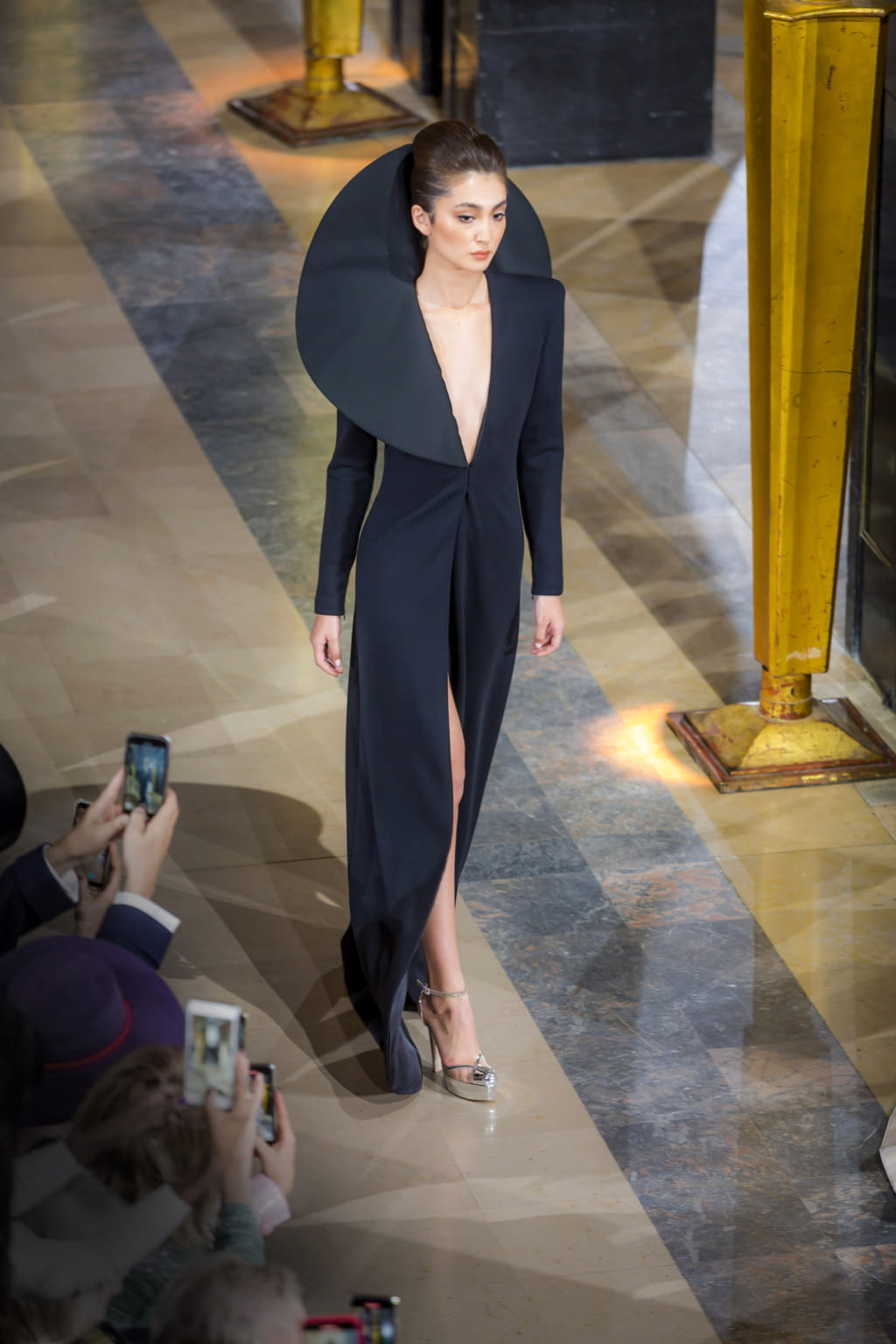 Fashion Week Paris Spring/Summer 2020 look 26 from the Stephane Rolland collection 高级定制