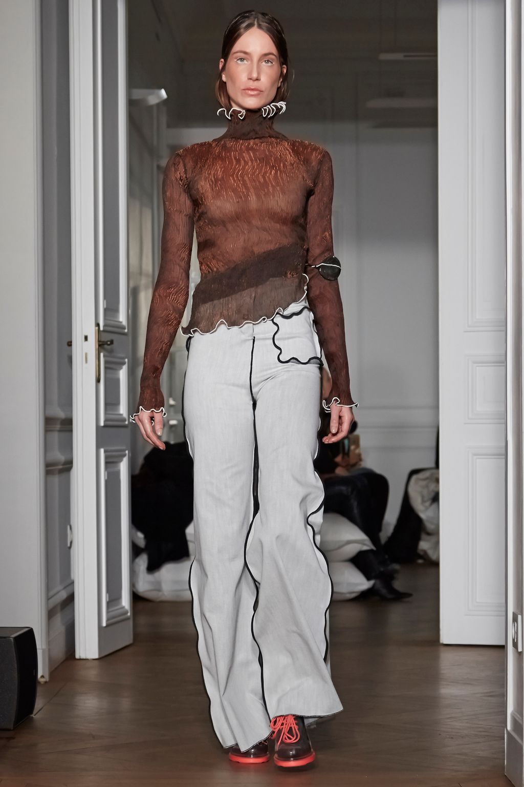 Fashion Week Paris Fall/Winter 2016 look 26 de la collection Peet Dullaert womenswear