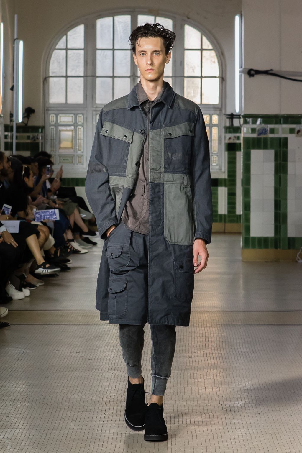 Fashion Week Paris Spring/Summer 2018 look 26 from the White Mountaineering collection menswear