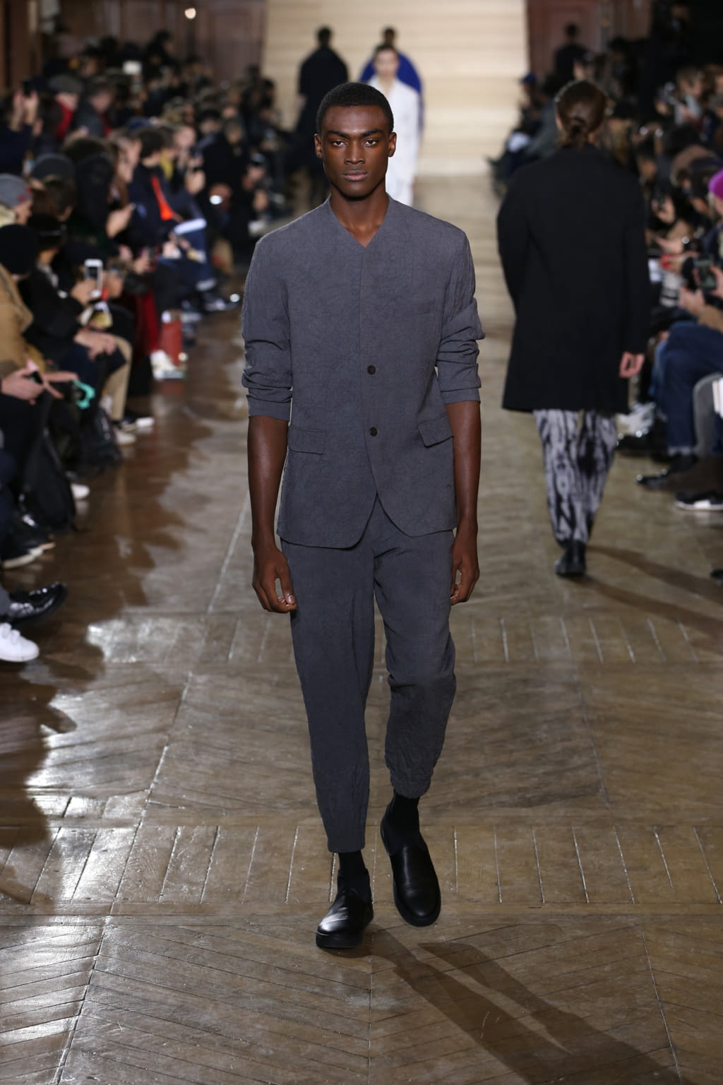 Fashion Week Paris Fall/Winter 2017 look 27 from the Issey Miyake Men collection menswear