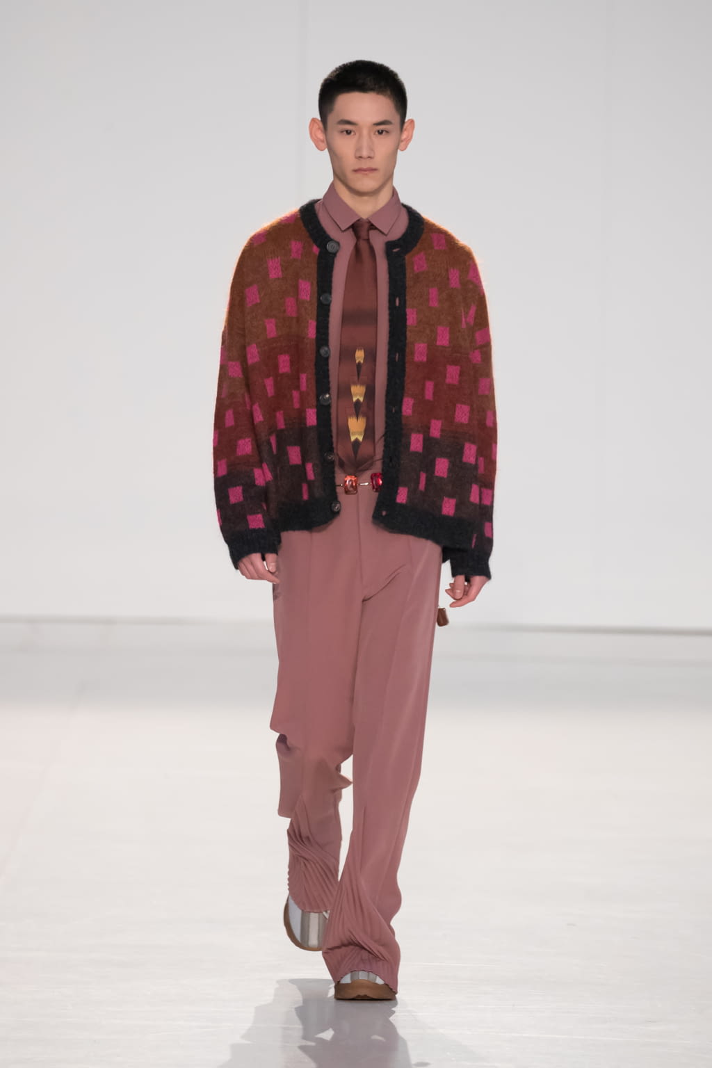 Fashion Week Milan Fall/Winter 2020 look 27 from the Marco de Vincenzo collection menswear