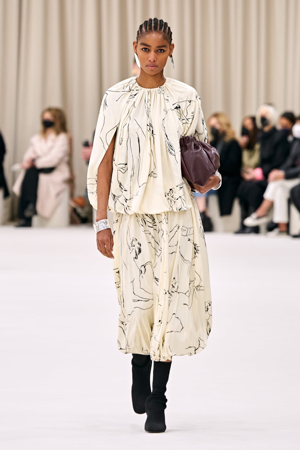 Fashion Week Milan Fall/Winter 2022 look 27 from the Jil Sander collection womenswear