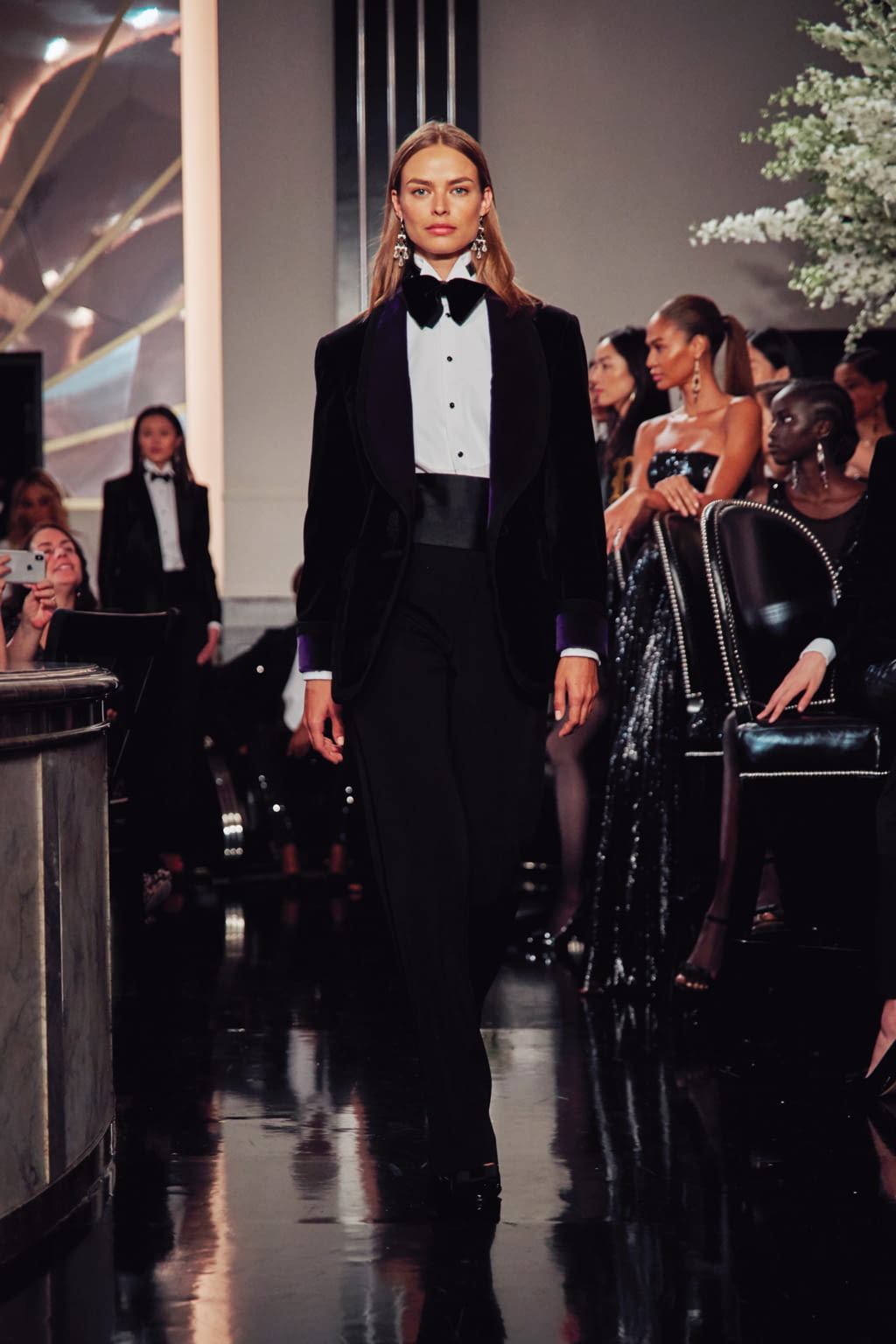 Fashion Week New York Fall/Winter 2019 look 27 from the Ralph Lauren collection womenswear