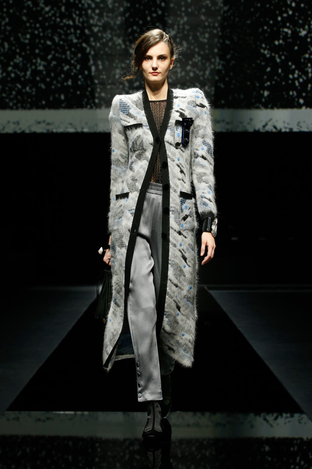 Fashion Week Milan Fall/Winter 2020 look 27 from the Giorgio Armani collection womenswear