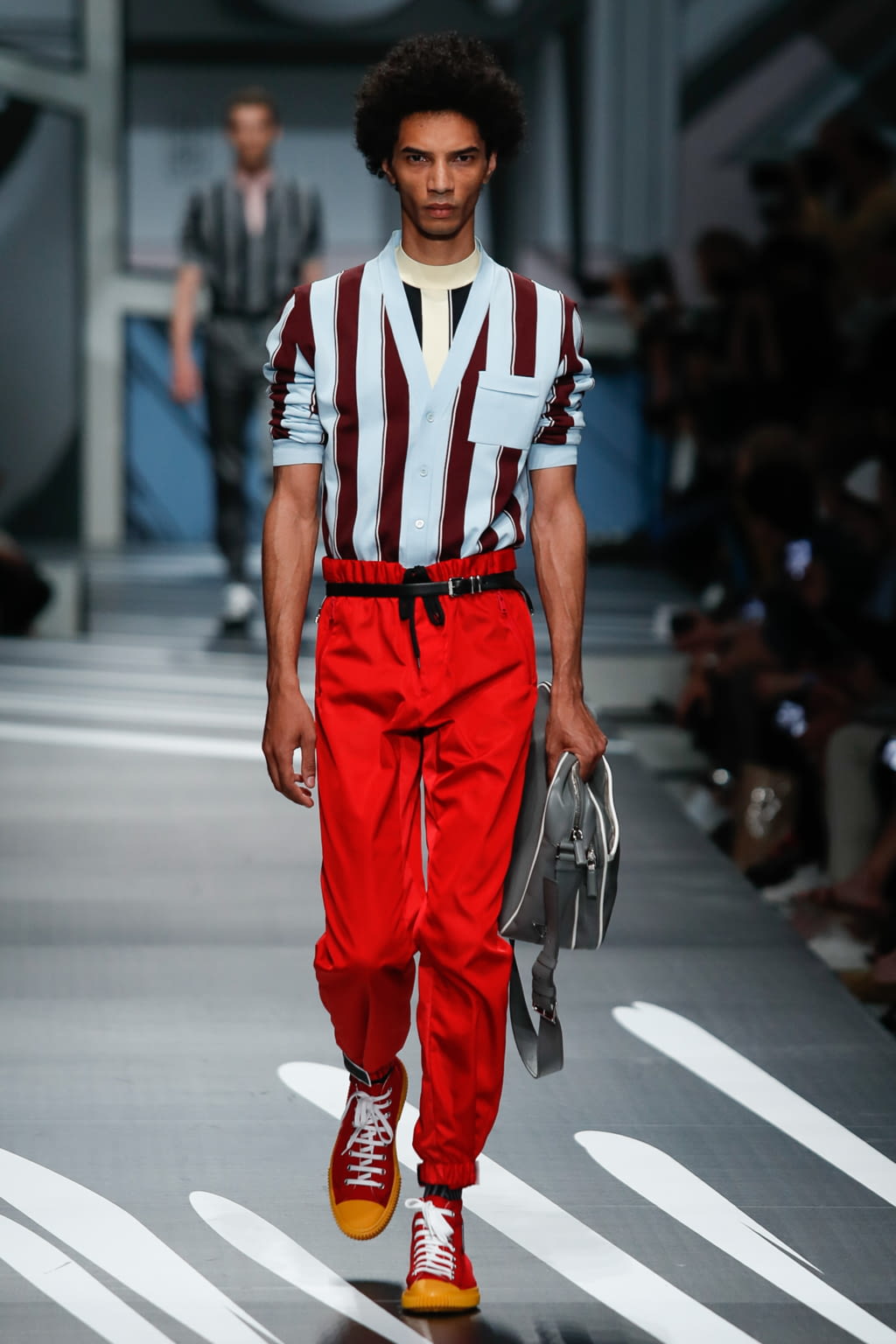 Fashion Week Milan Spring/Summer 2018 look 27 from the Prada collection 男装