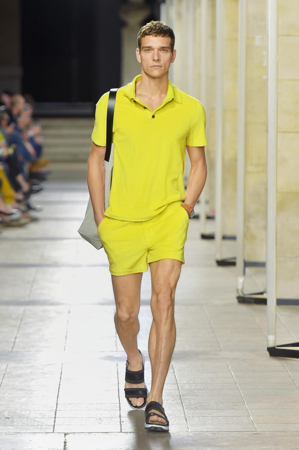 Fashion Week Paris Spring/Summer 2017 look 27 from the Hermès collection menswear