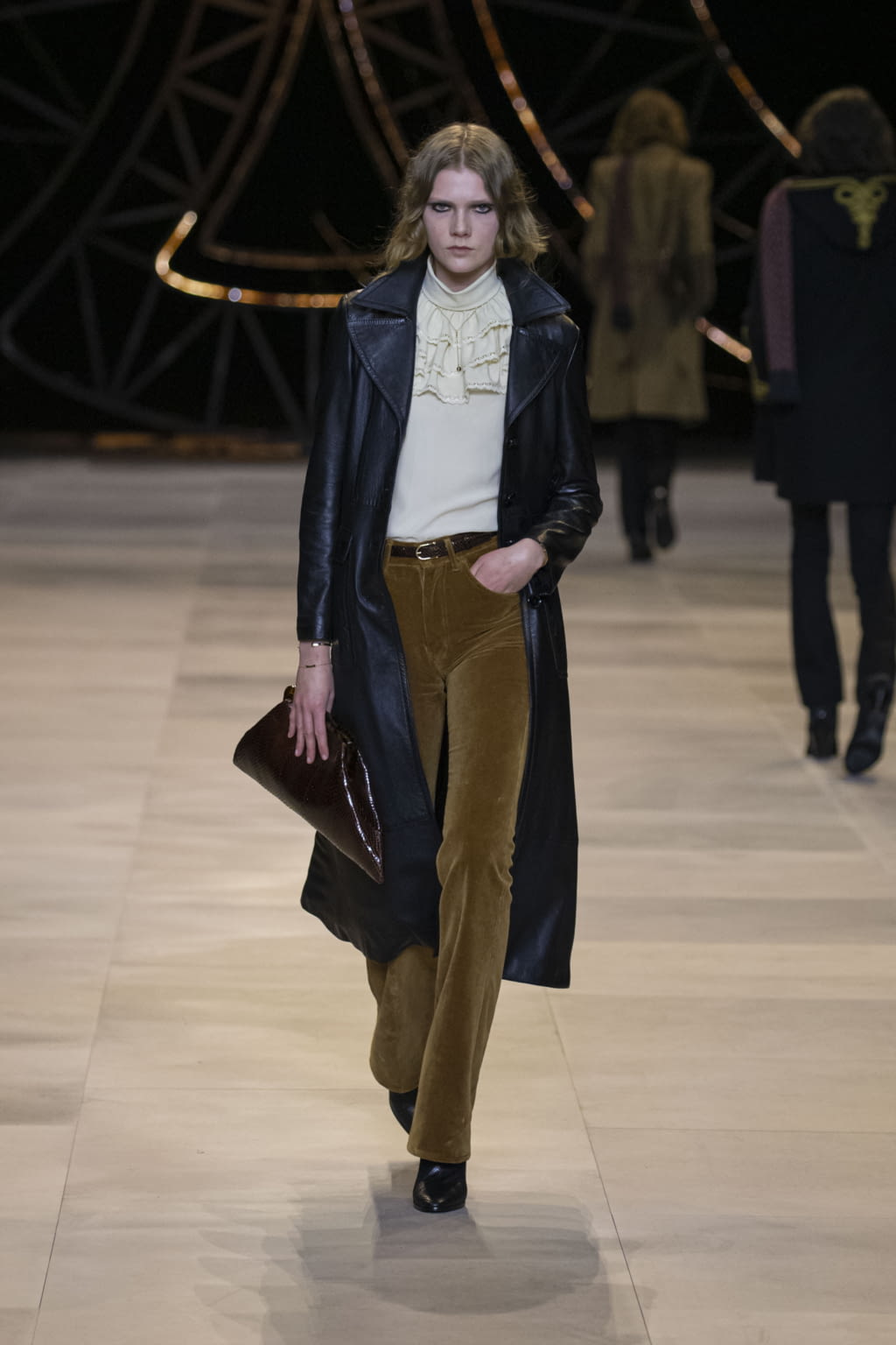 Fashion Week Paris Fall/Winter 2020 look 28 from the Celine collection womenswear