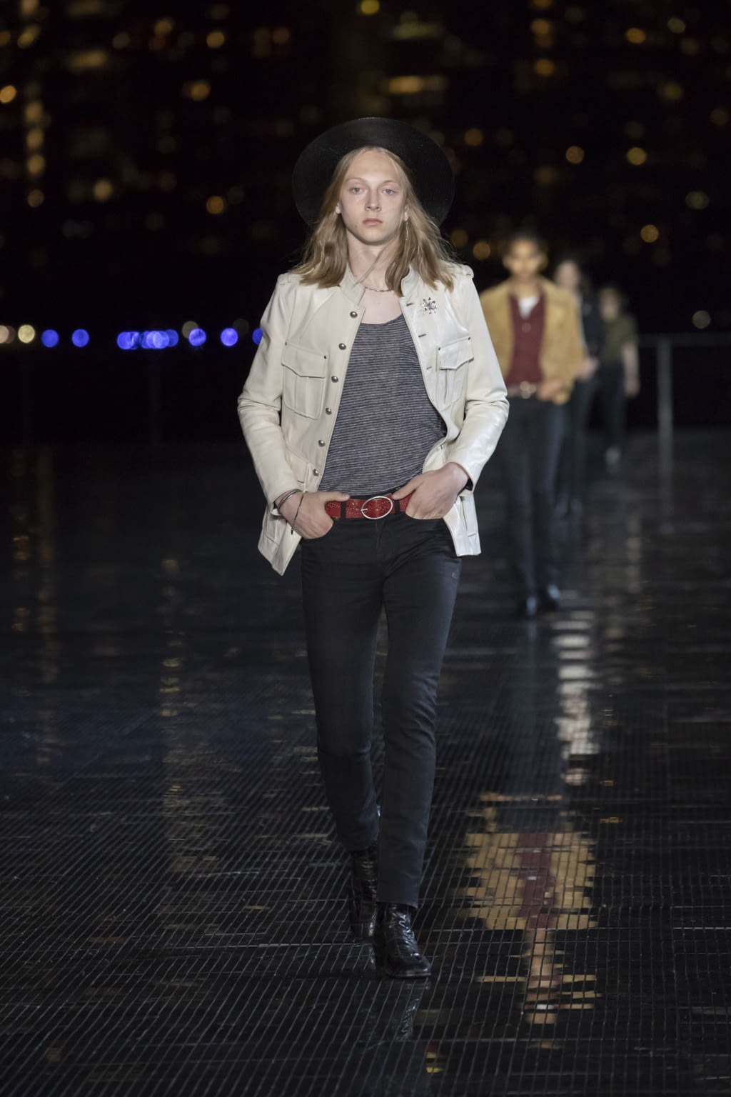 Fashion Week New York Spring/Summer 2019 look 28 from the Saint Laurent collection menswear