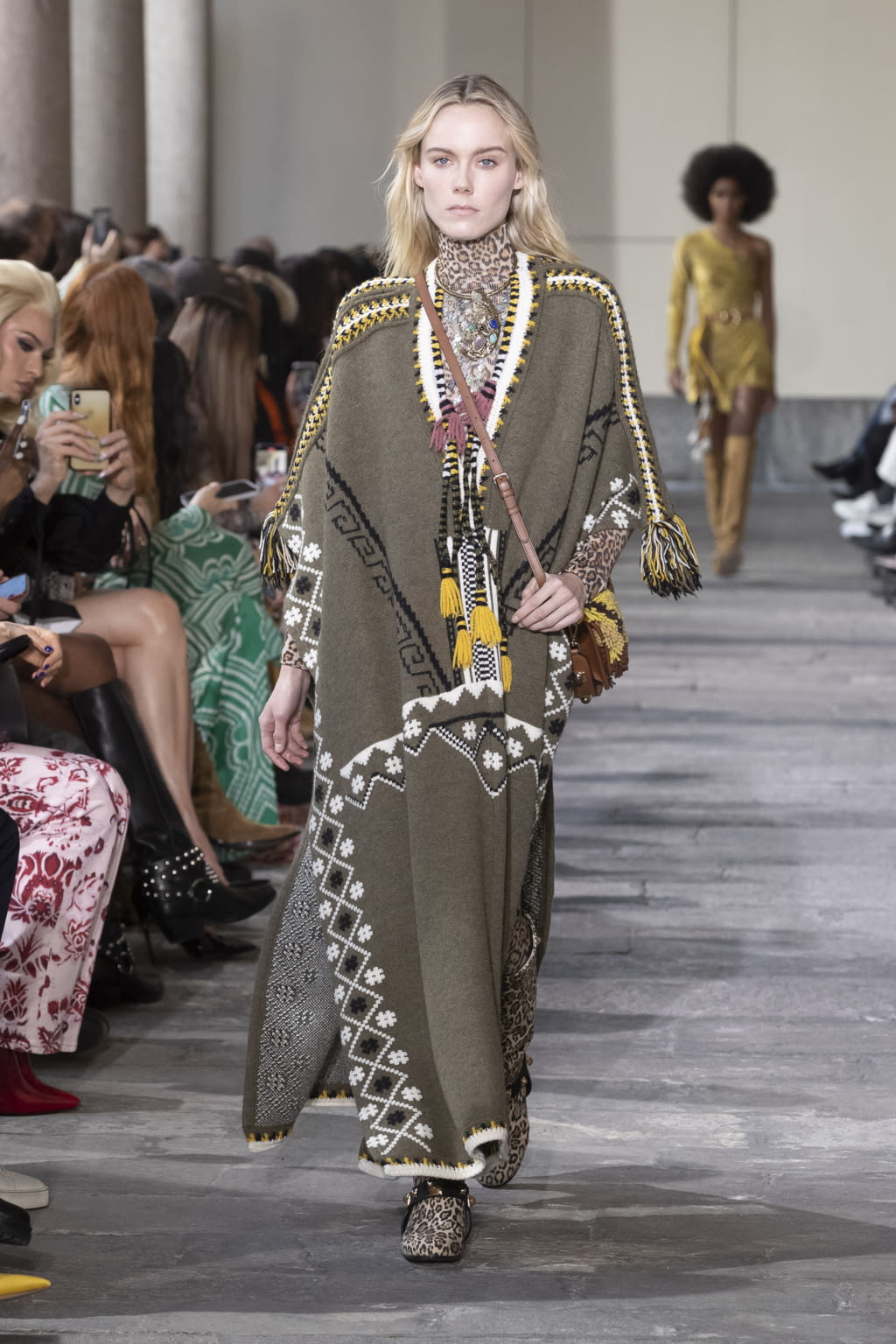 Fashion Week Milan Fall/Winter 2022 look 28 from the Etro collection 女装