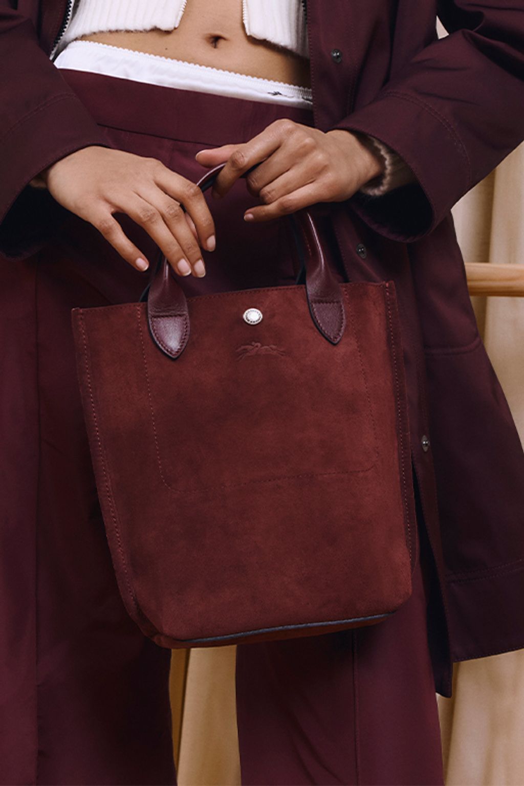 Fashion Week Paris Fall/Winter 2024 look 28 from the Longchamp collection 女装配饰