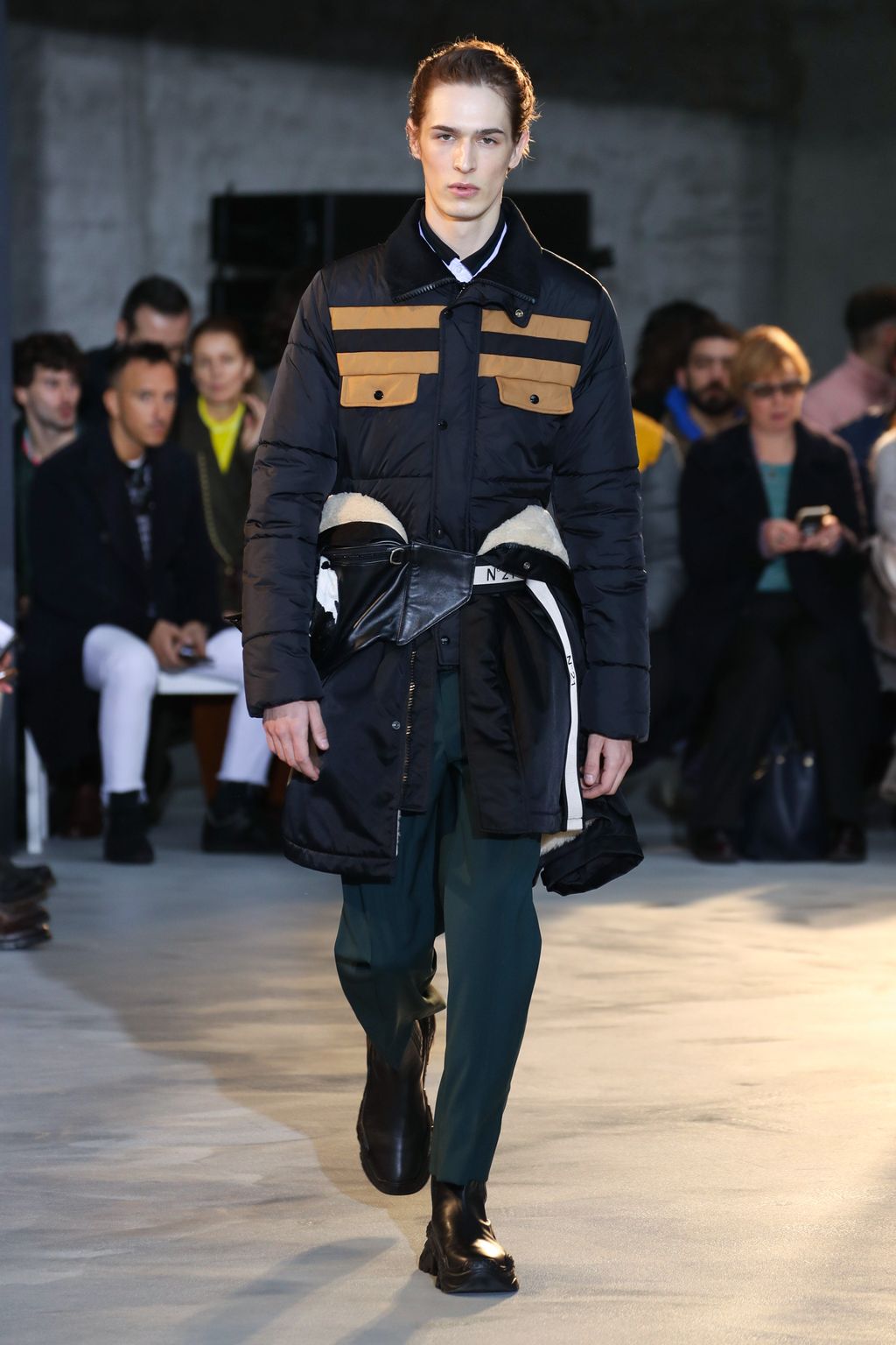 Fashion Week Milan Fall/Winter 2018 look 28 from the N°21 collection 男装