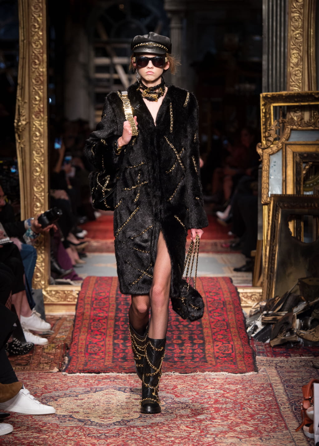 Fashion Week Milan Fall/Winter 2016 look 28 de la collection Moschino womenswear