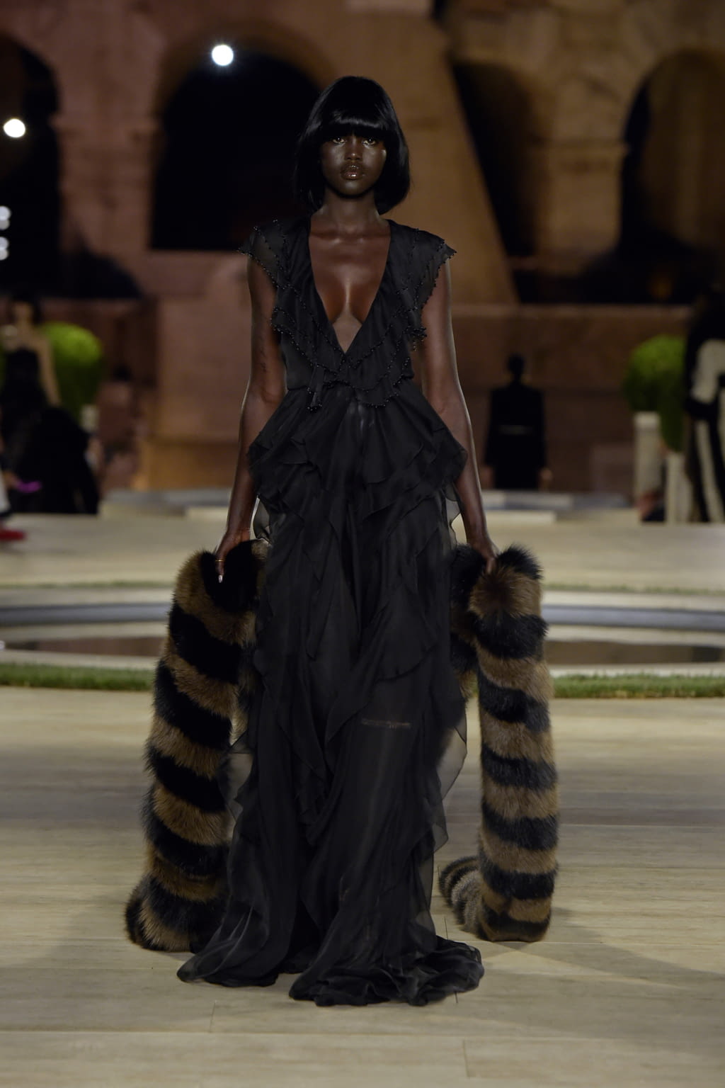 Fashion Week Milan Fall/Winter 2019 look 28 from the Fendi collection couture