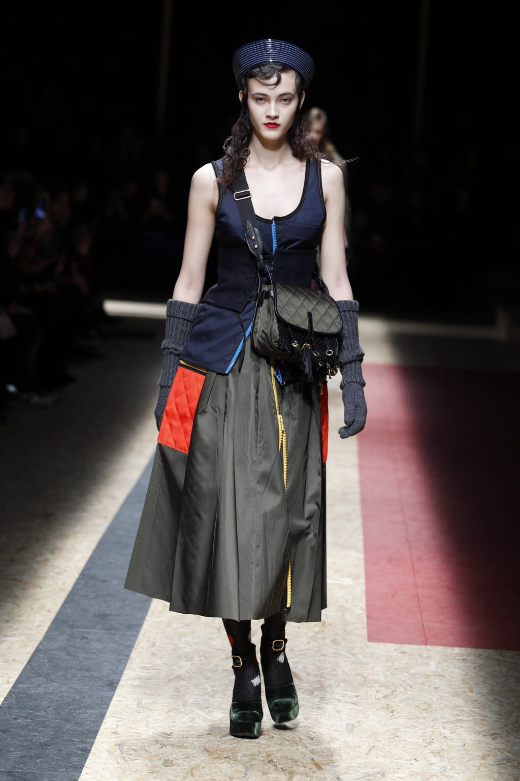 Fashion Week Milan Fall/Winter 2016 look 28 from the Prada collection 女装