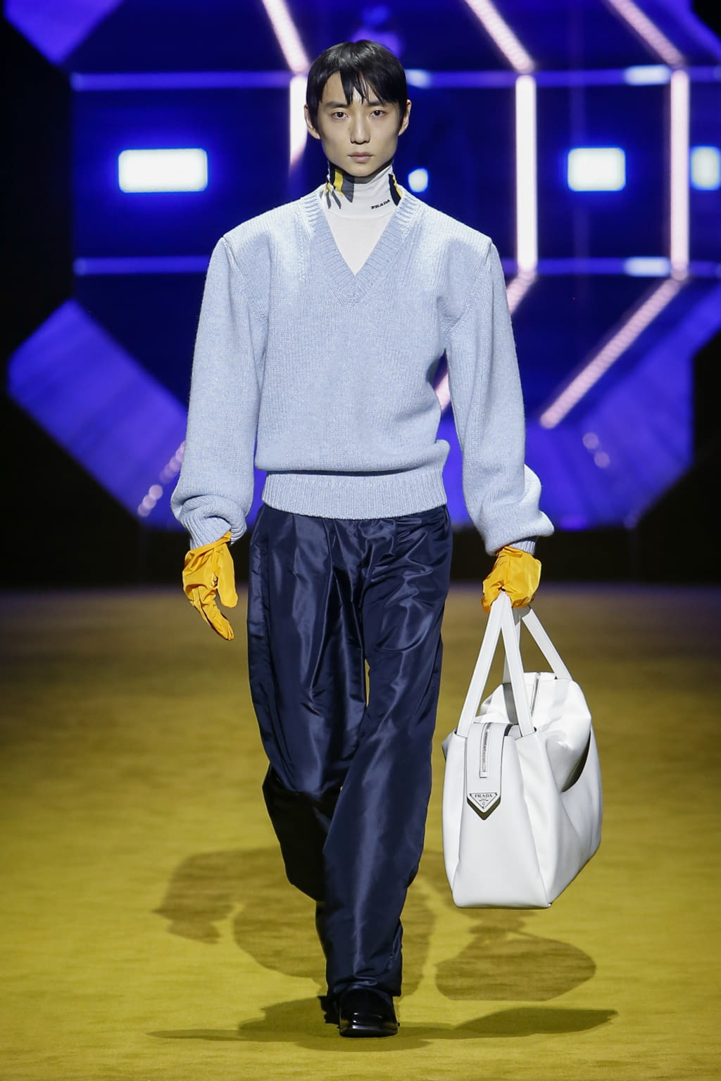 Fashion Week Milan Fall/Winter 2022 look 28 from the Prada collection 男装