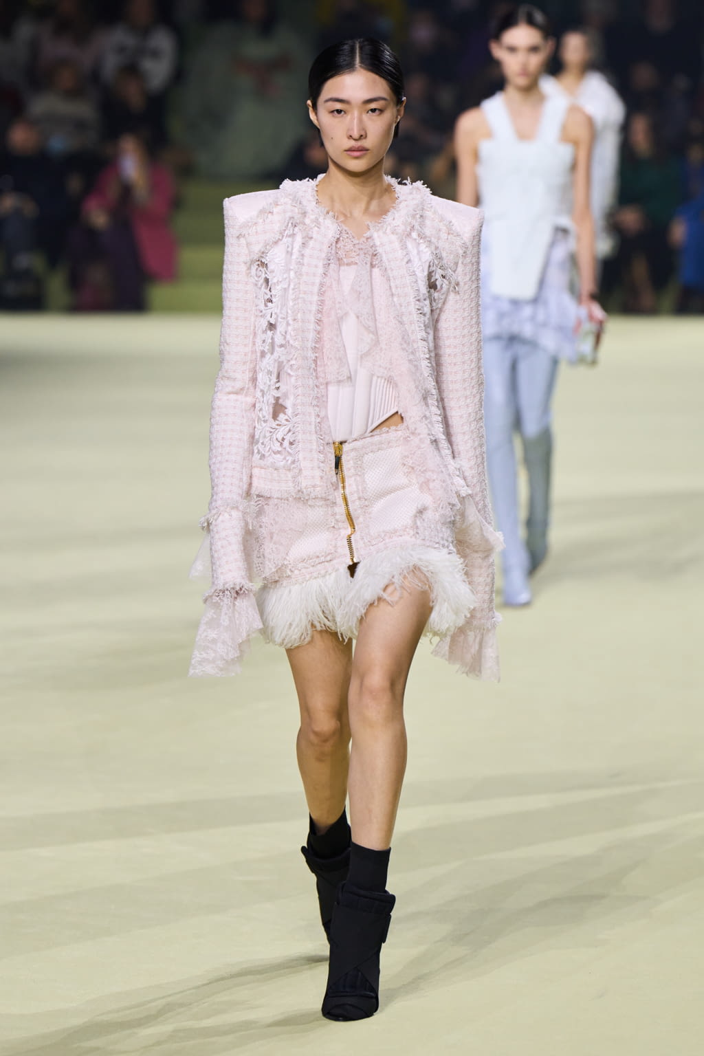 Fashion Week Paris Fall/Winter 2022 look 28 from the Balmain collection womenswear