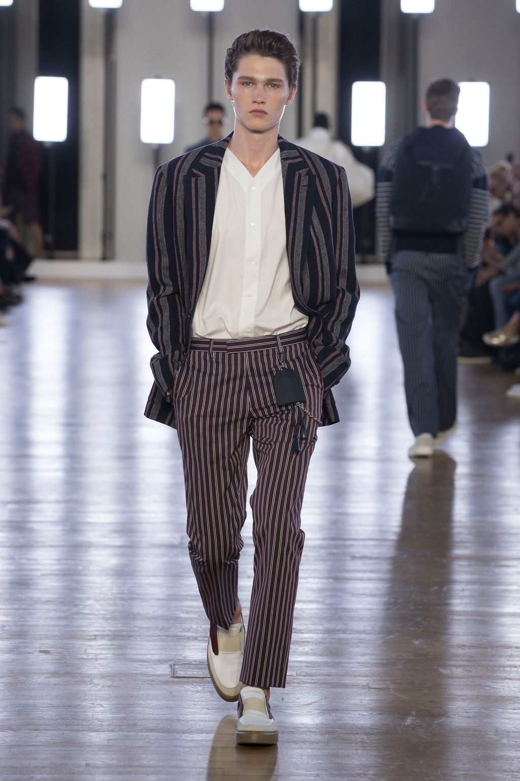 Fashion Week Paris Spring/Summer 2018 look 29 from the Cerruti 1881 collection menswear