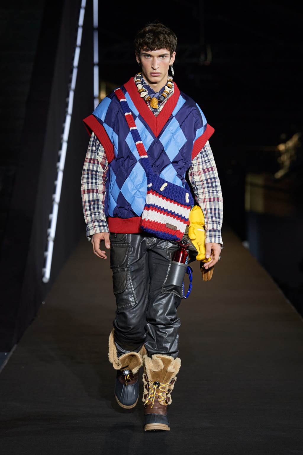 Fashion Week Milan Fall/Winter 2022 look 29 from the Dsquared2 collection 男装