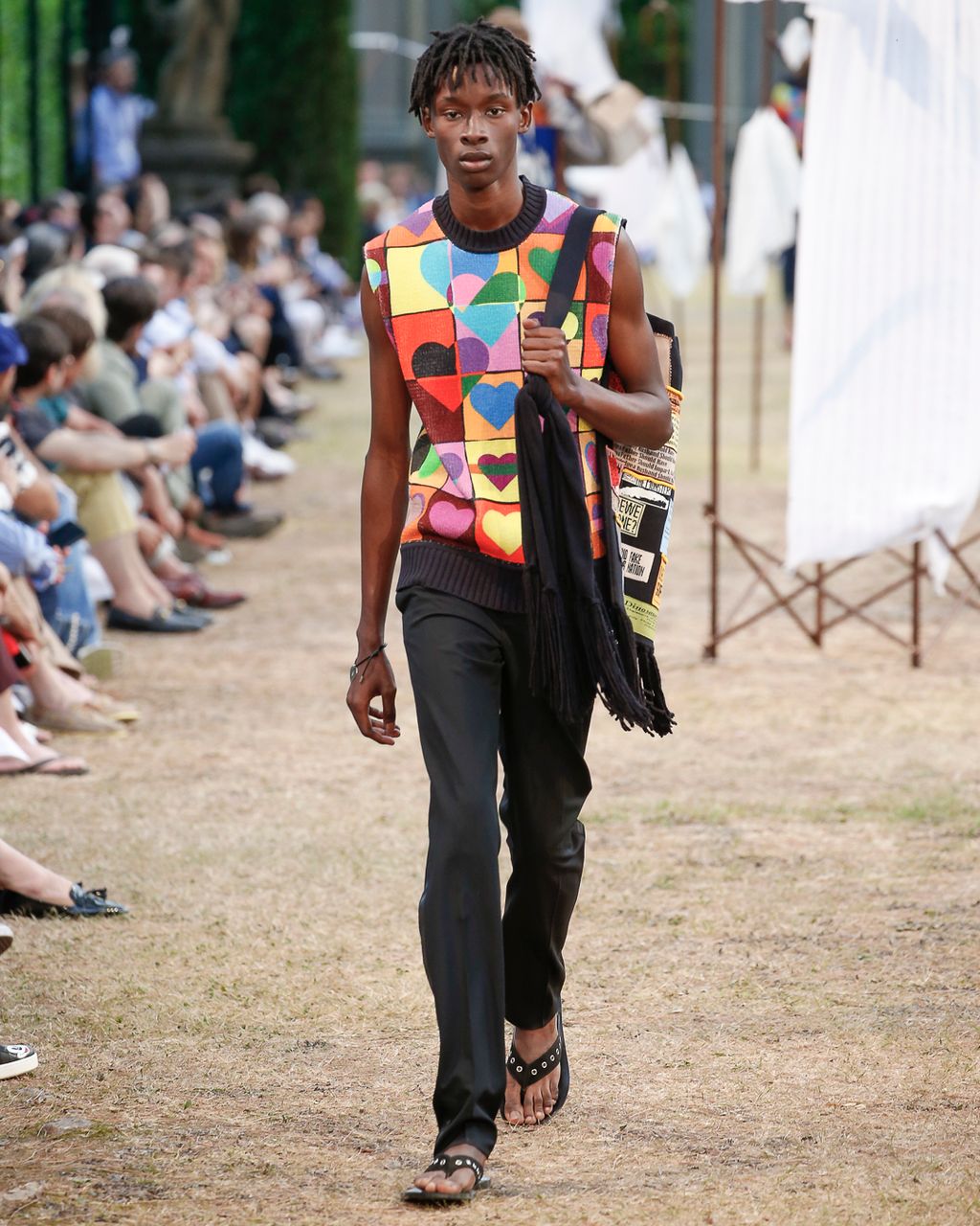 Fashion Week London Spring/Summer 2018 look 29 from the JW Anderson collection 男装