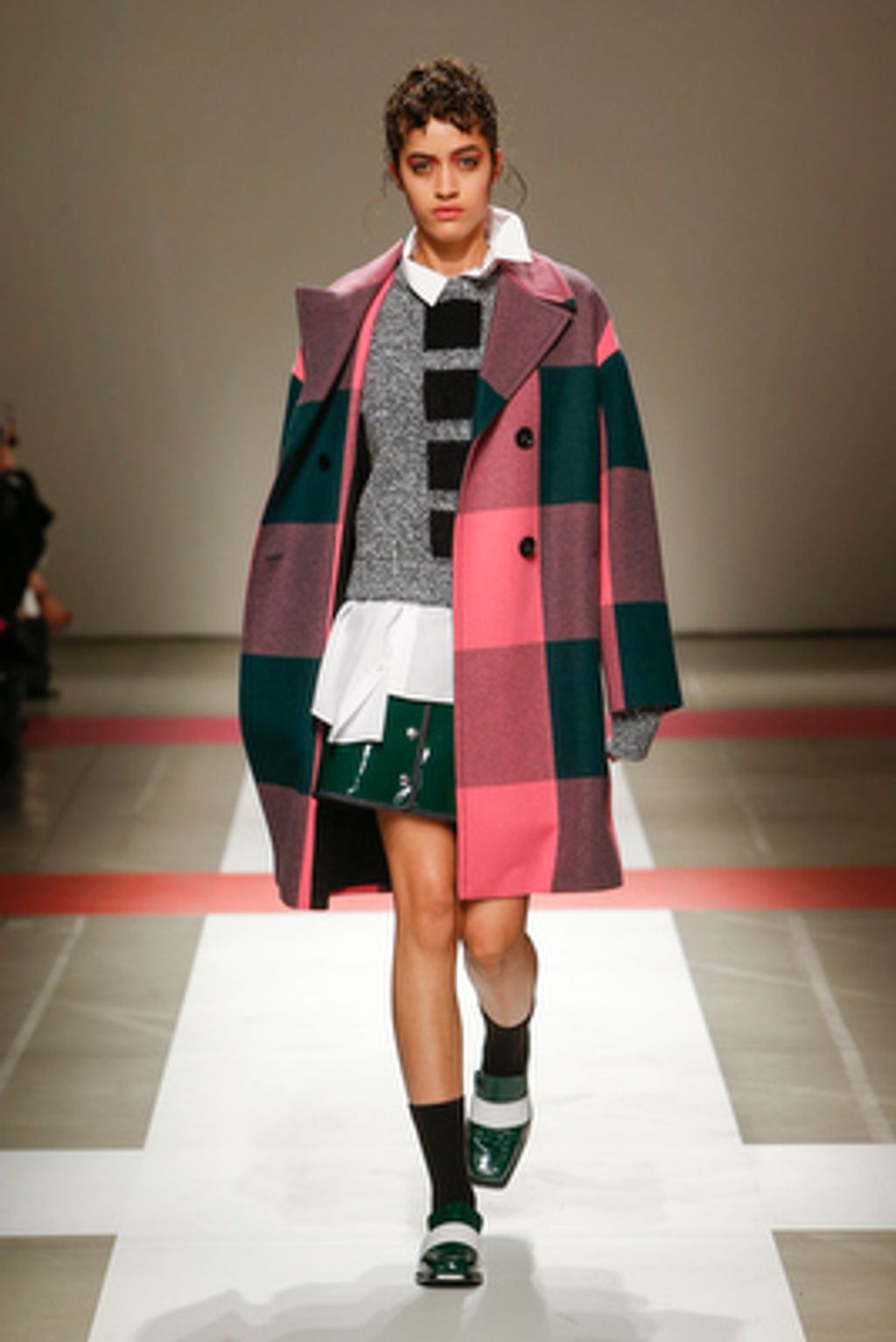 Fashion Week Milan Fall/Winter 2016 look 28 de la collection Iceberg womenswear