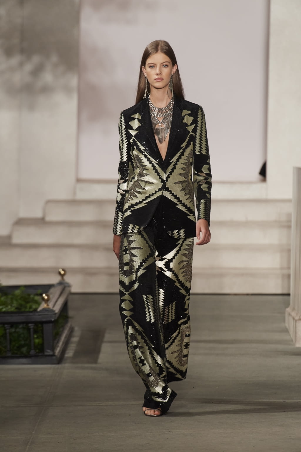 Fashion Week New York Fall/Winter 2016 look 29 from the Ralph Lauren collection womenswear