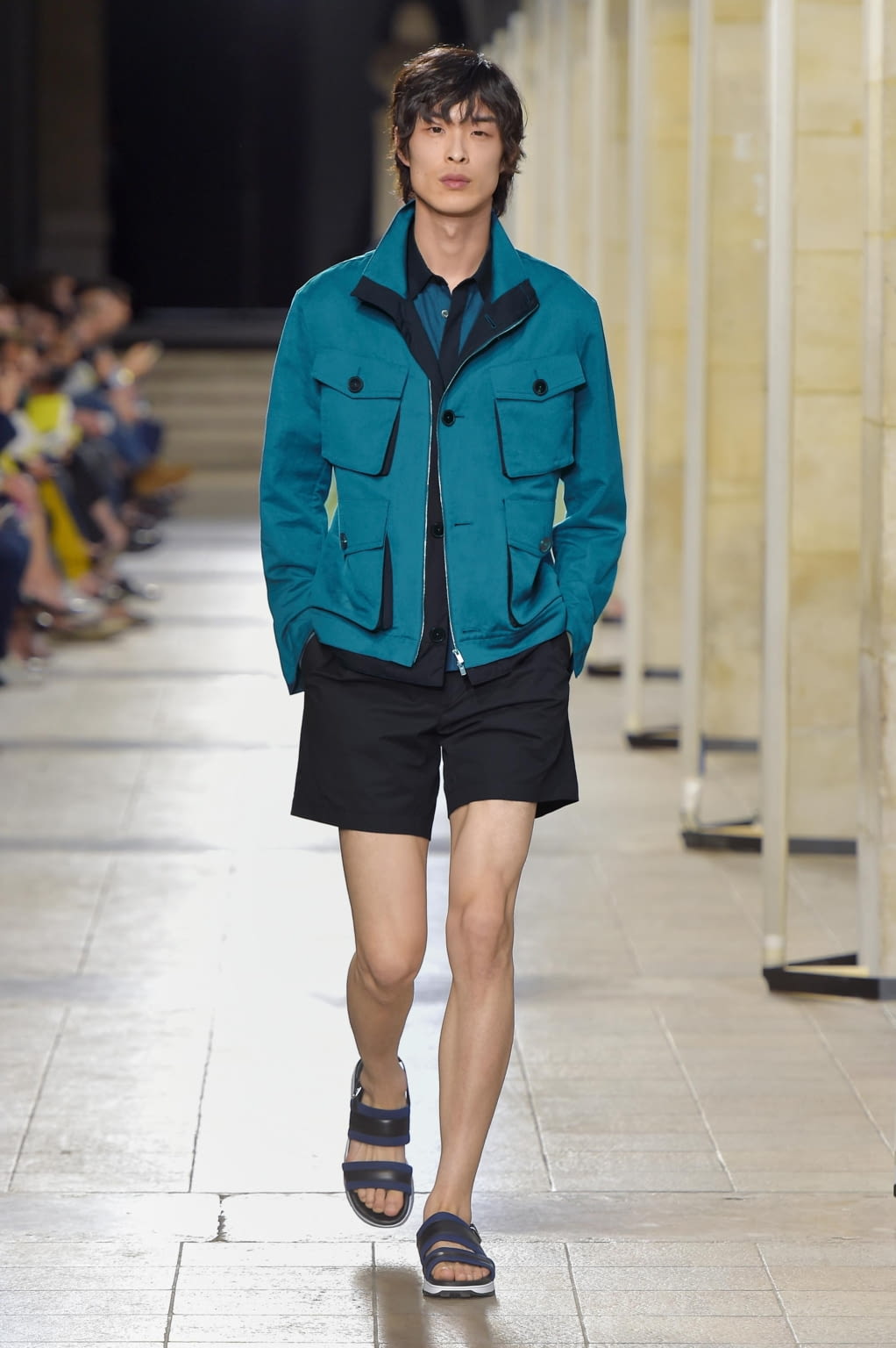 Fashion Week Paris Spring/Summer 2017 look 29 from the Hermès collection 男装