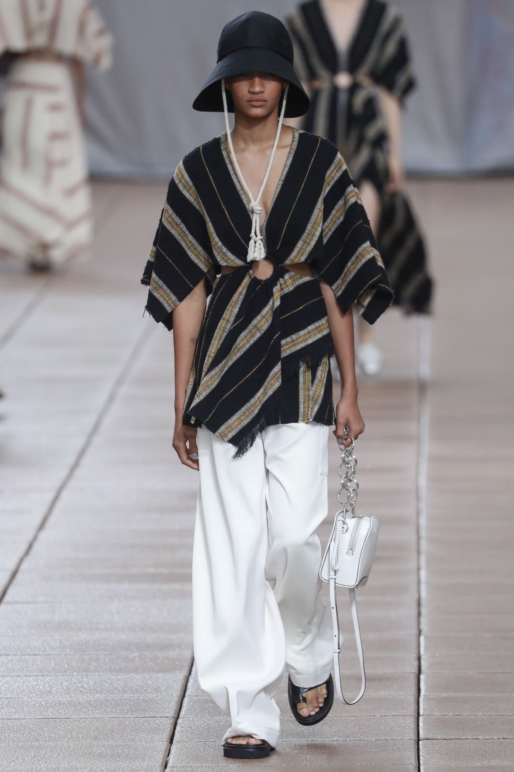 Fashion Week New York Spring/Summer 2019 look 8 from the 3.1 Phillip Lim collection 女装
