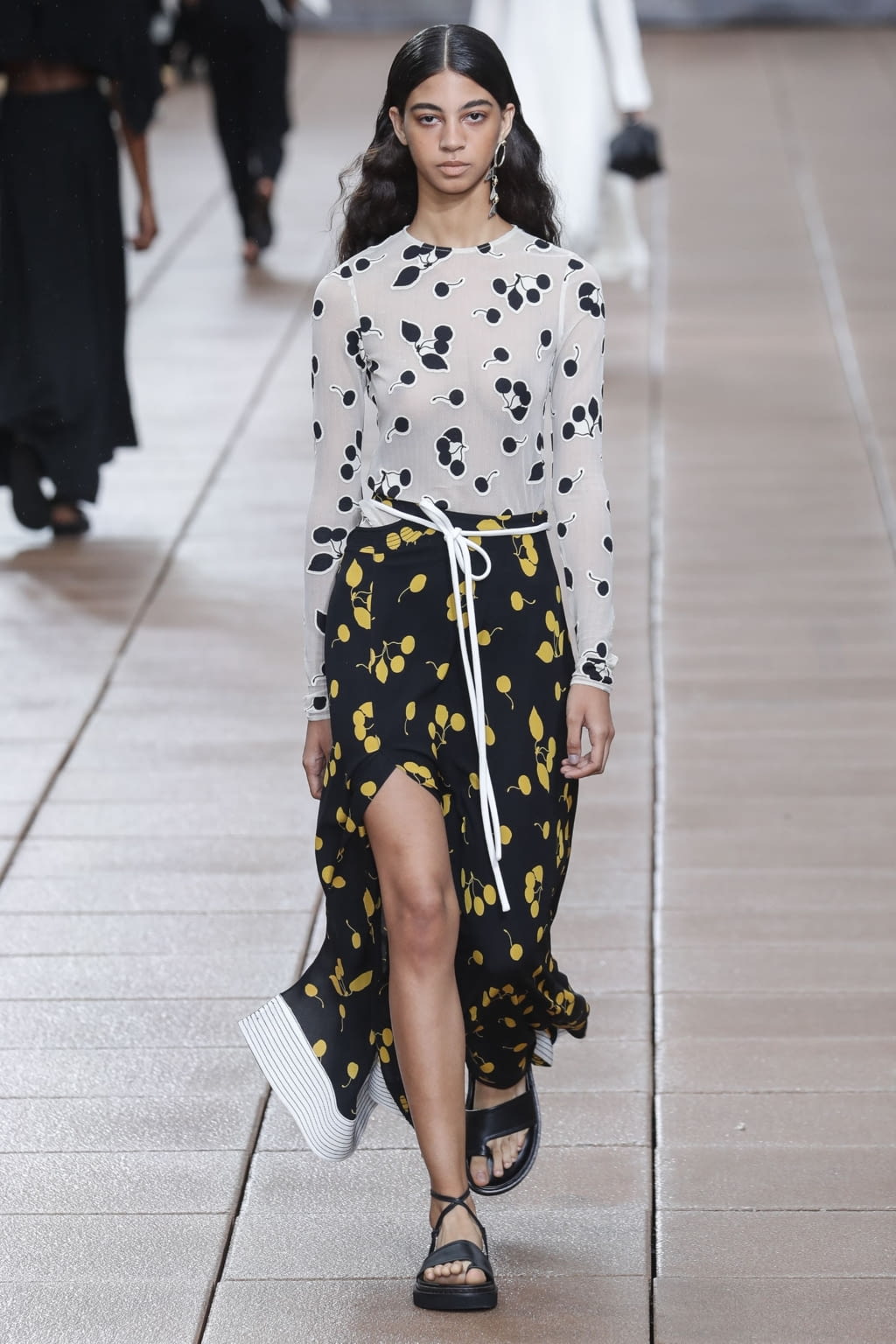 Fashion Week New York Spring/Summer 2019 look 31 from the 3.1 Phillip Lim collection womenswear