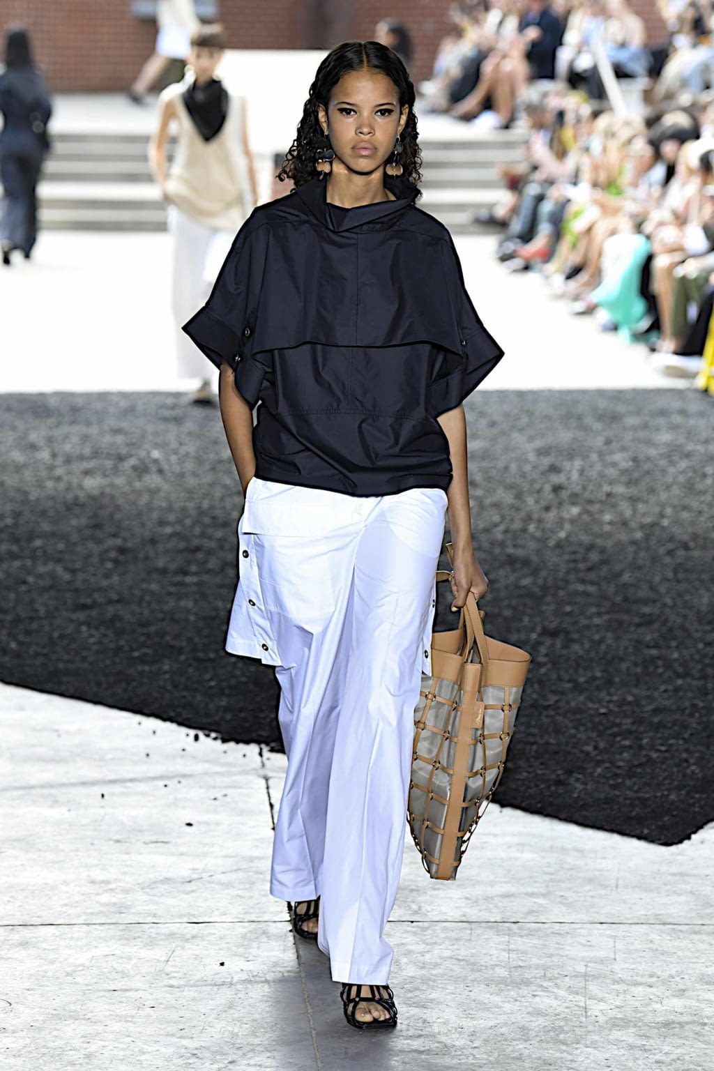 Fashion Week New York Spring/Summer 2020 look 23 from the 3.1 Phillip Lim collection 女装