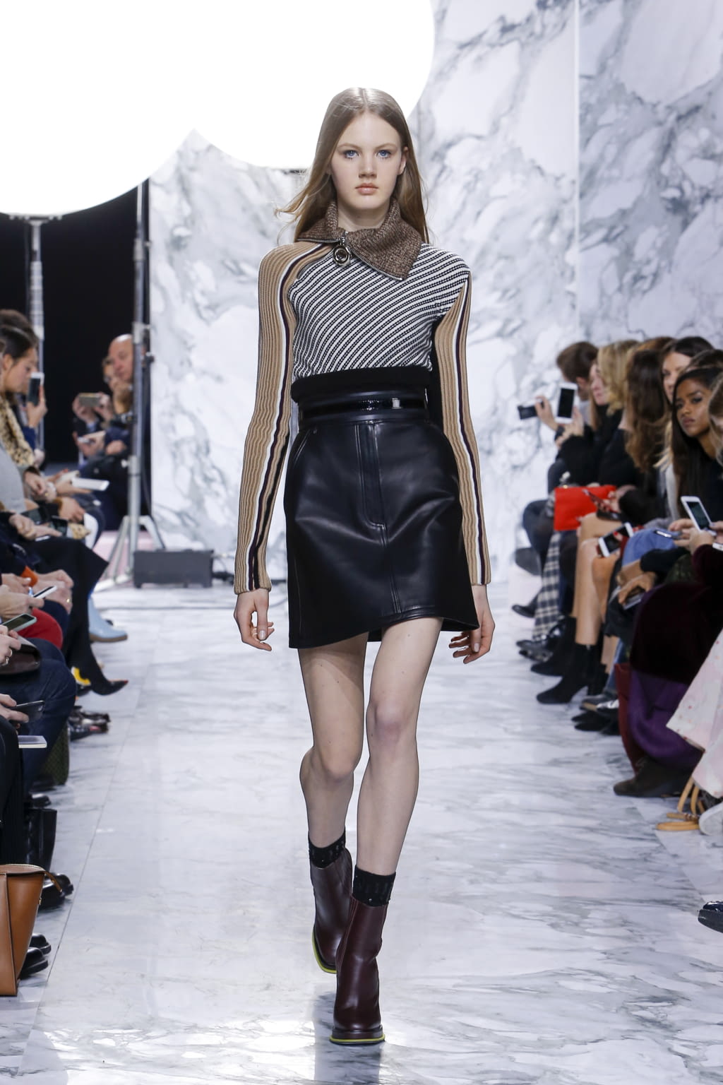 Fashion Week Paris Fall/Winter 2016 look 3 from the Carven collection womenswear