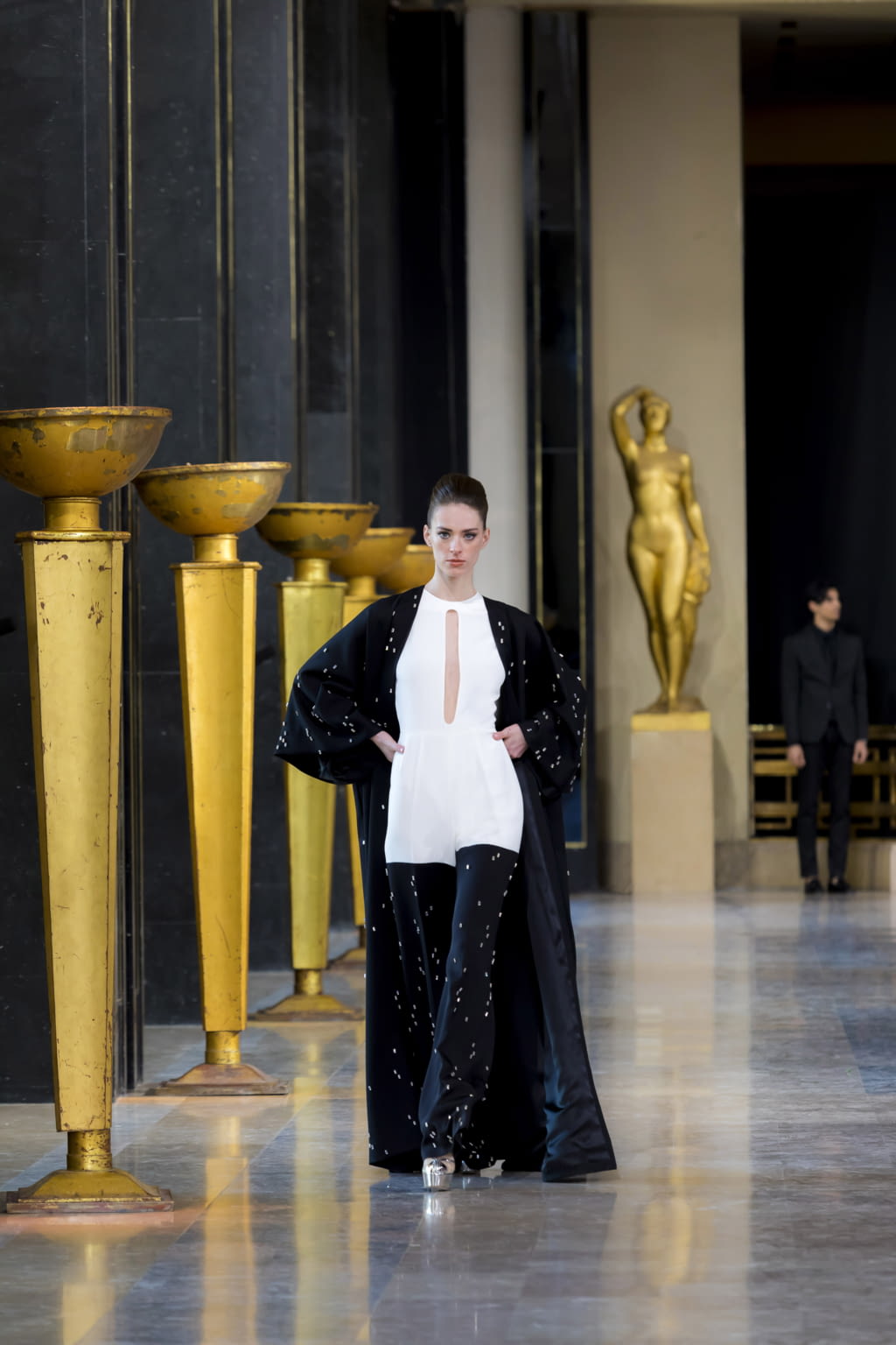 Fashion Week Paris Spring/Summer 2020 look 3 from the Stephane Rolland collection couture