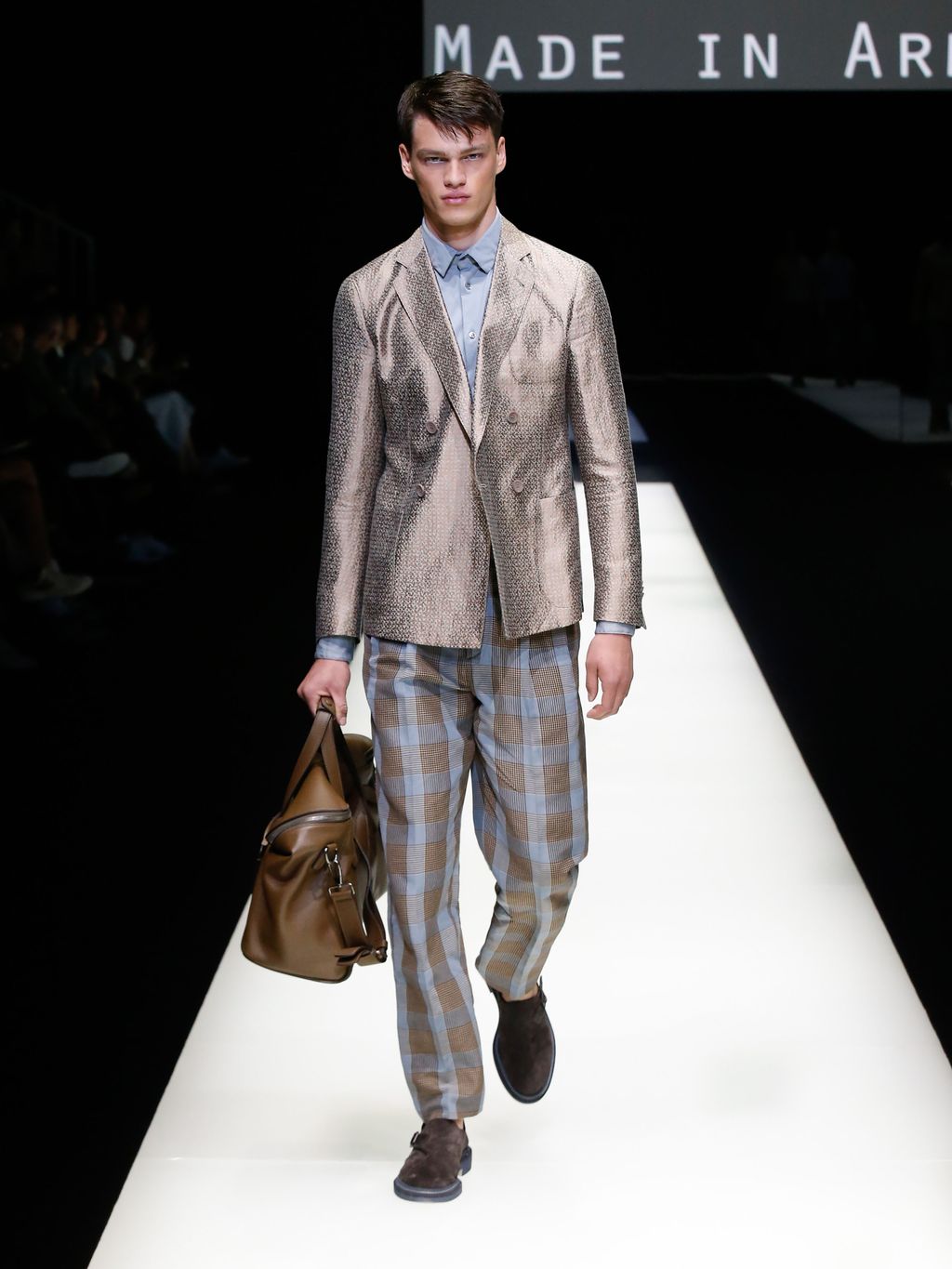 Fashion Week Milan Spring/Summer 2018 look 28 from the Giorgio Armani collection menswear